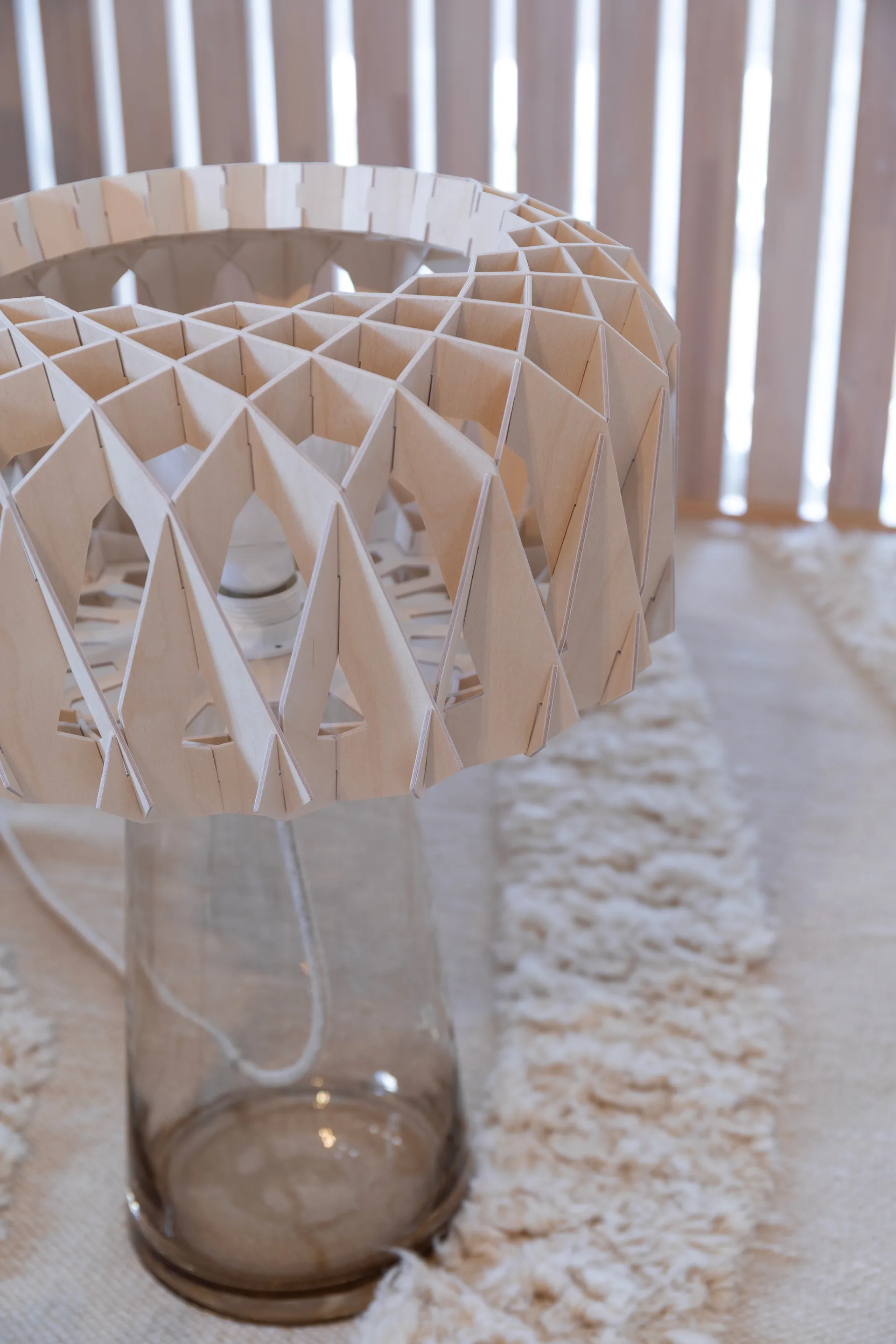 Signature 35 candeeiro de mesa, Âmbar-bétula, Ø36,5x53 cm Pilke