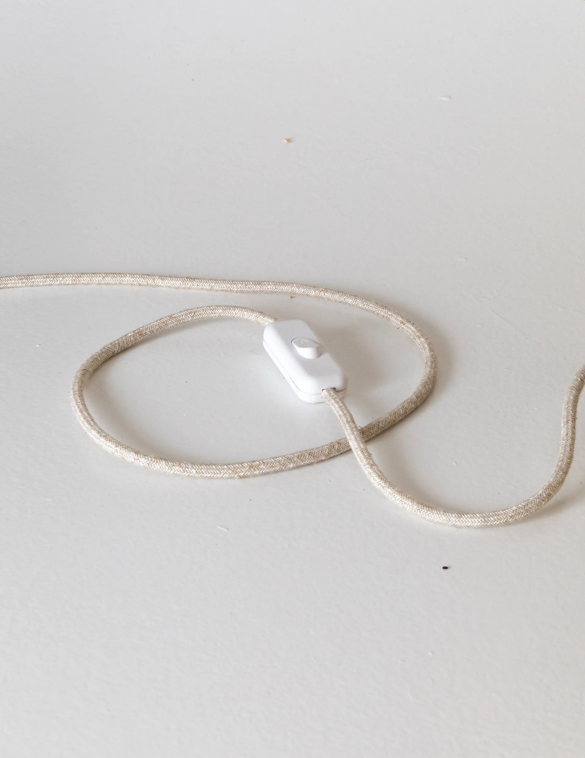 Signature 35 candeeiro de mesa, Âmbar-bétula, Ø36,5x53 cm Pilke