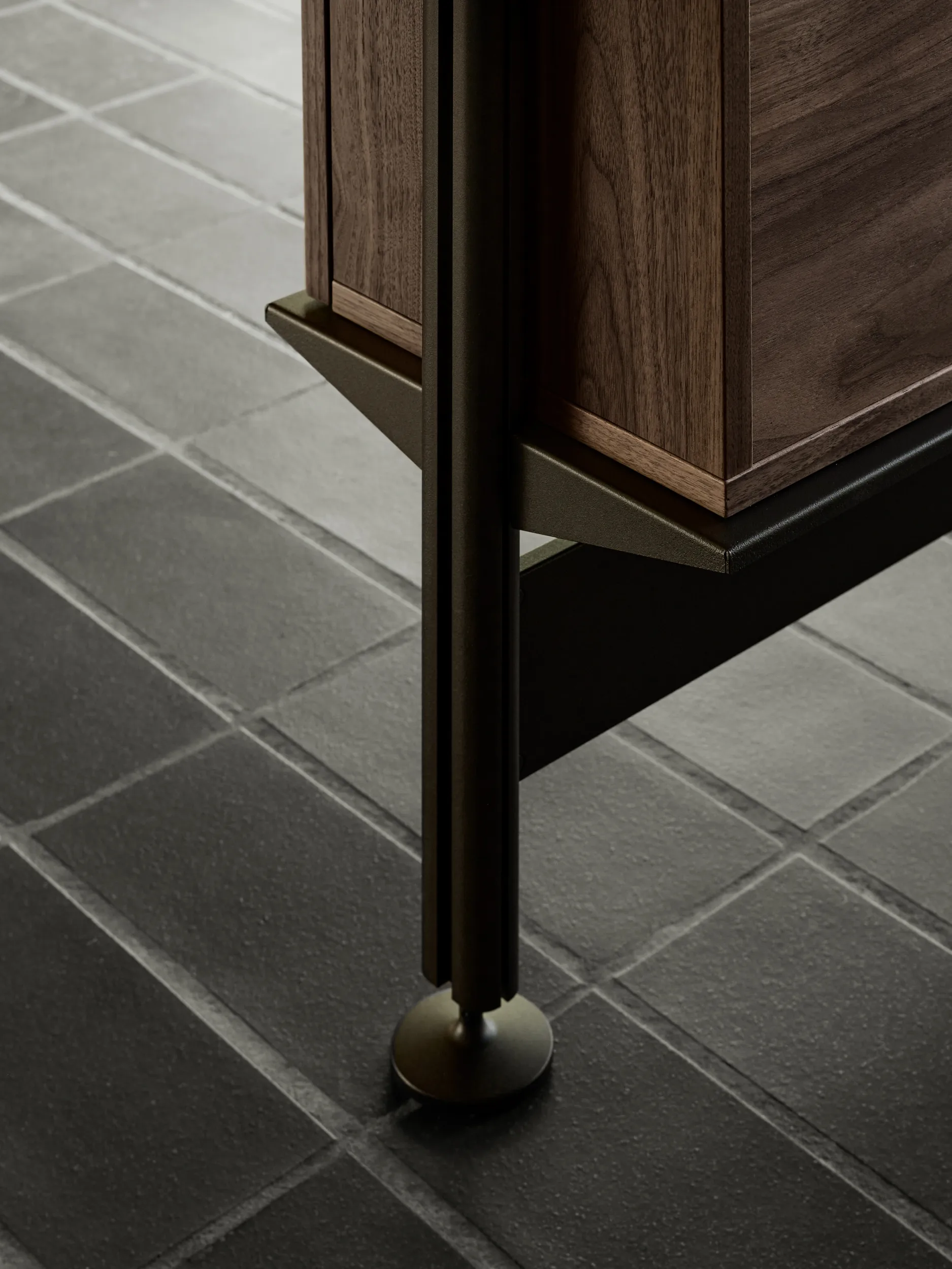 Pira G2 sistema de prateleiras F C A Black/Walnut 256-264 cm,  Pira