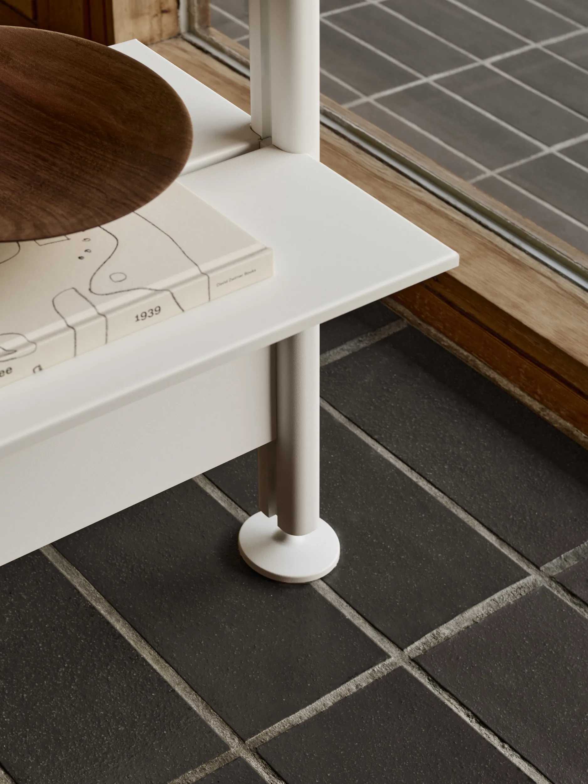 Pira G2 sistema de prateleiras F C B White/Walnut 248-255 cm Pira