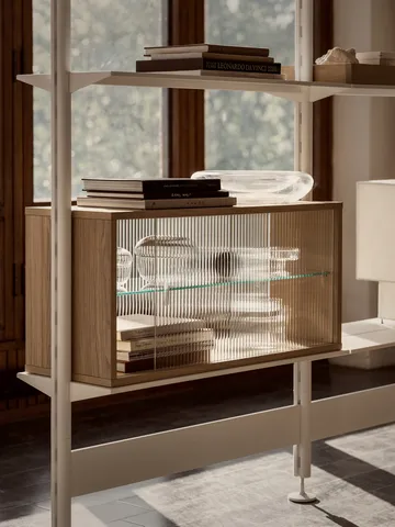 Vitrine Pira - Carvalho branqueado-vidro canelado, 90x31 cm, 4 portas - Pira