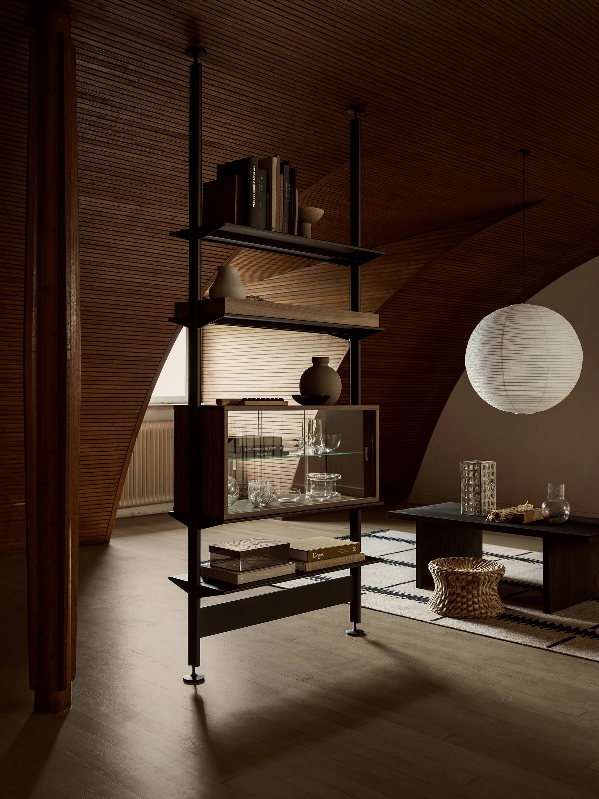 Vitrine Pira, Nogueira-vidro transparente, 70x31 cm, 4 portas Pira