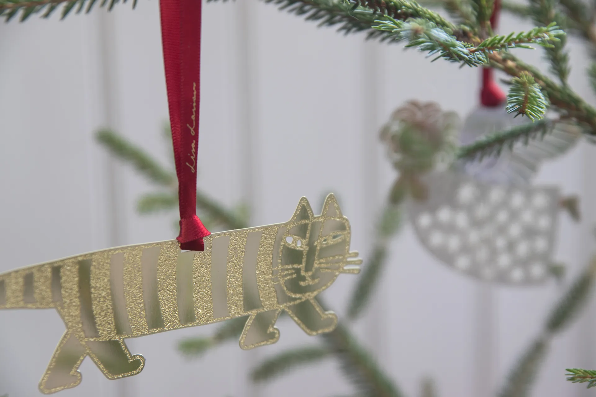 Lisa Larson Mikey pendente decorativo, Ouro Pluto Design