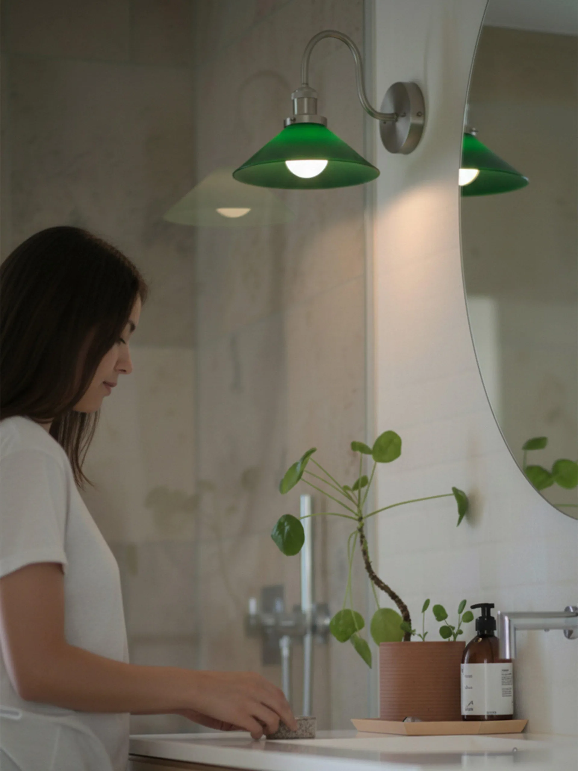 August arandela, Verde-cromo PR Home