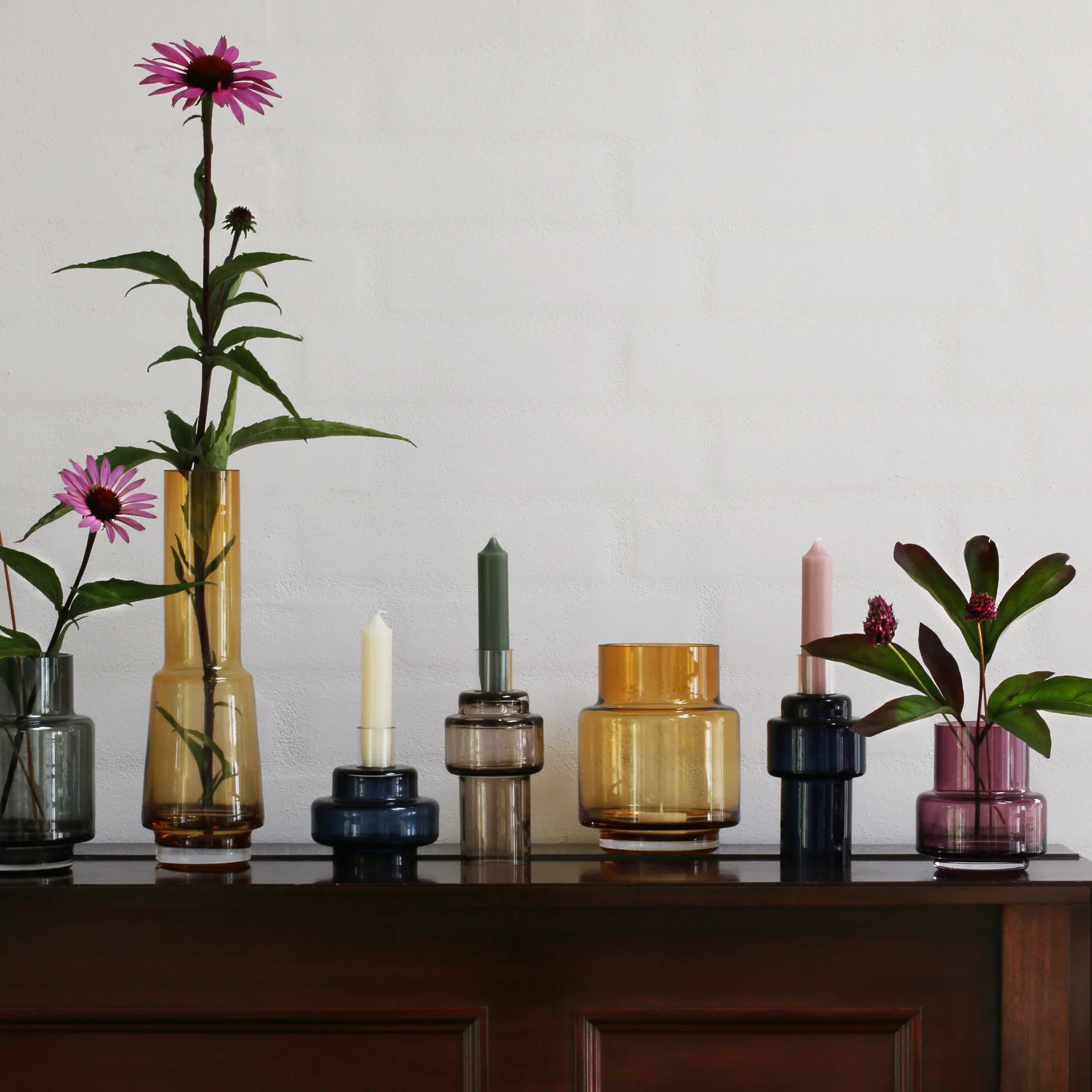 Suporte de velas em vidro no. 55, azul índigo Ro Collection