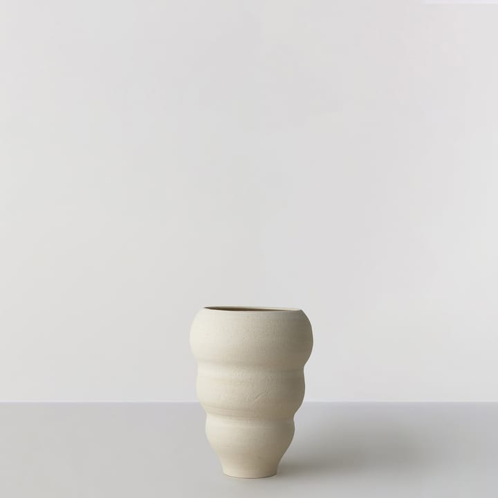 Vaso esculpido à mão no. 60, curvo - Vanilla - Ro Collection