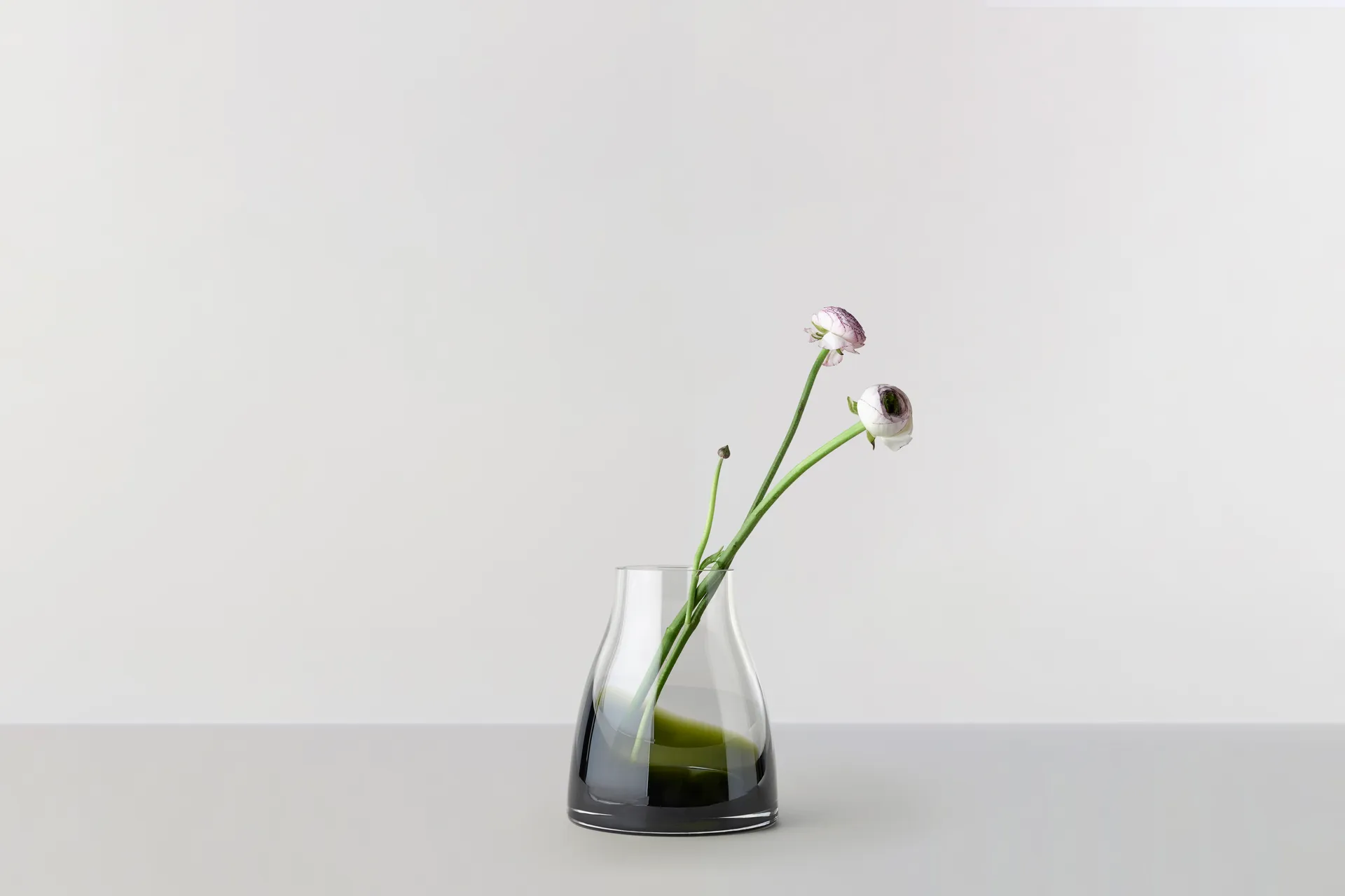 Vaso Flower no. 2, Moss green Ro Collection