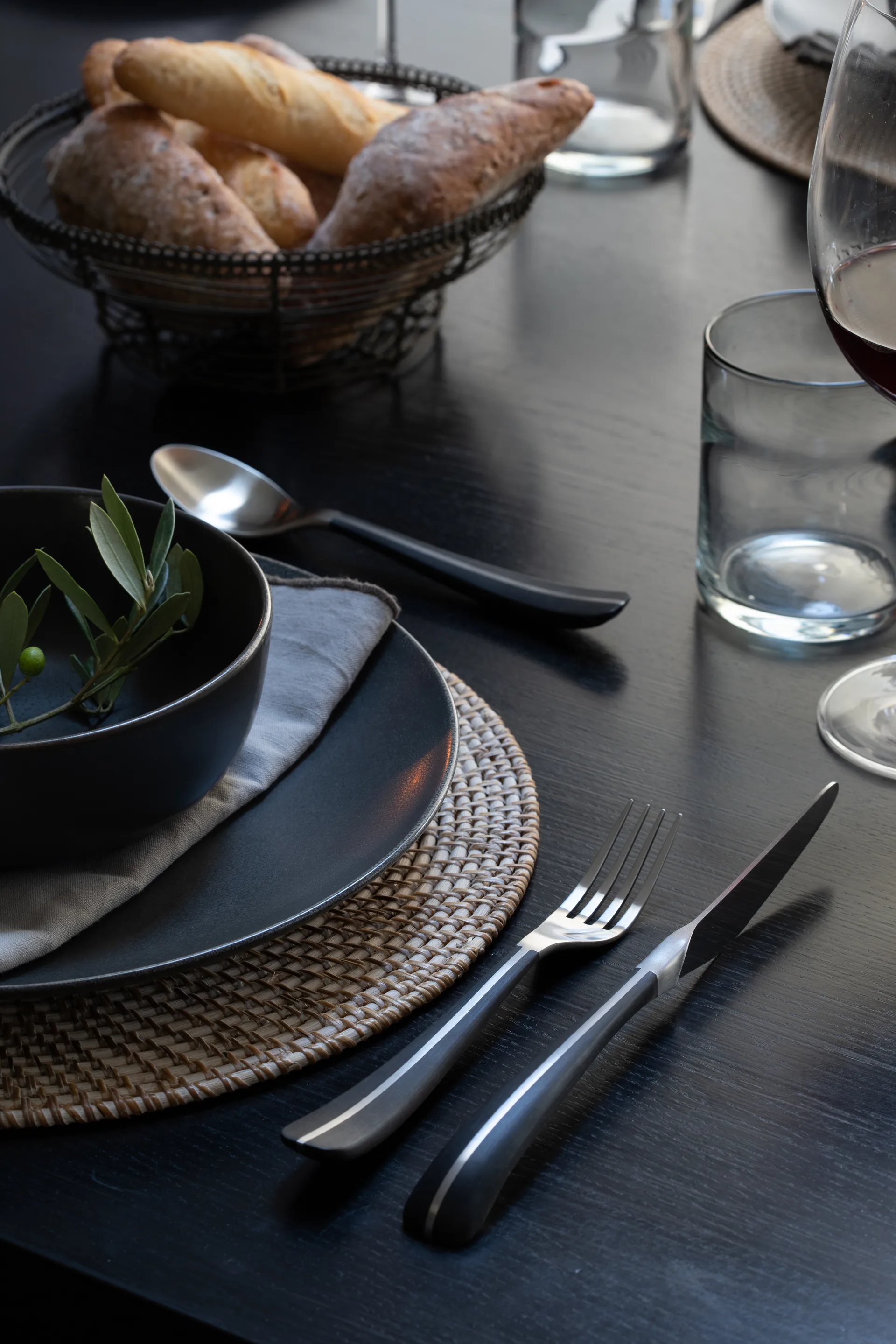 Talheres Contour 24 peças, preto Robert Welch