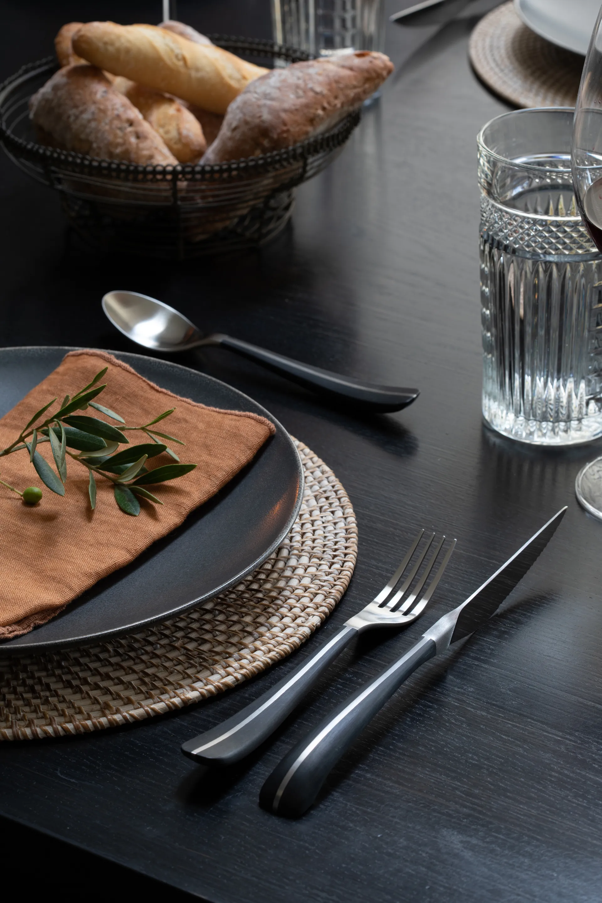 Talheres Contour 24 peças, preto Robert Welch