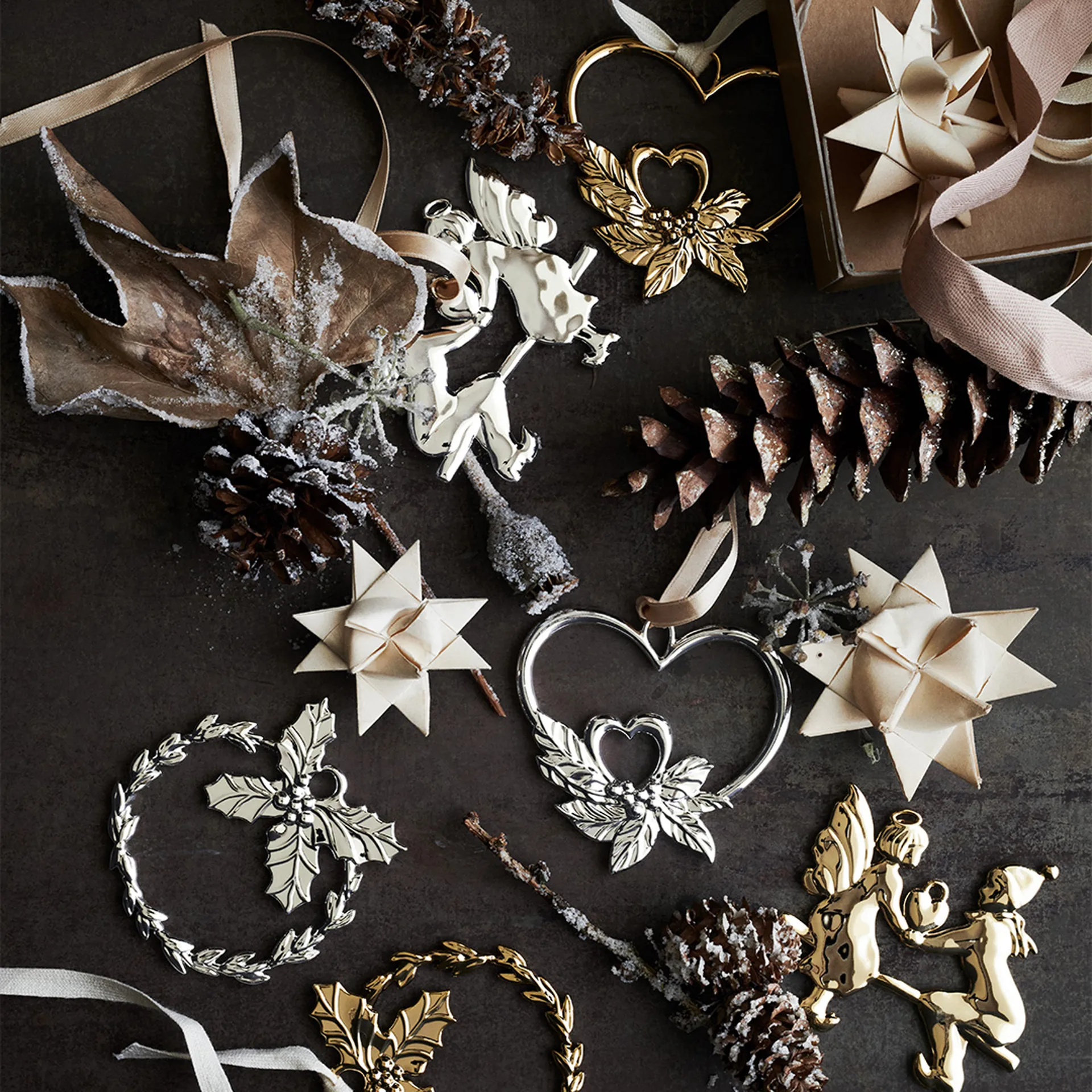 Pingente de Natal Duplo Coração Karen Blixen , Dourada  Rosendahl