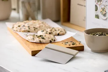 Cortador de massa Emma em aço - Húmus - Rosti