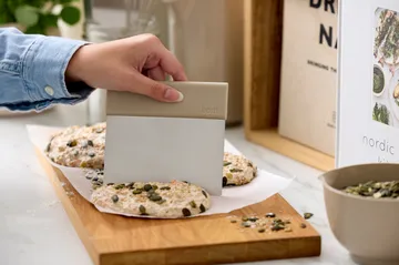 Cortador de massa Emma em aço - Húmus - Rosti