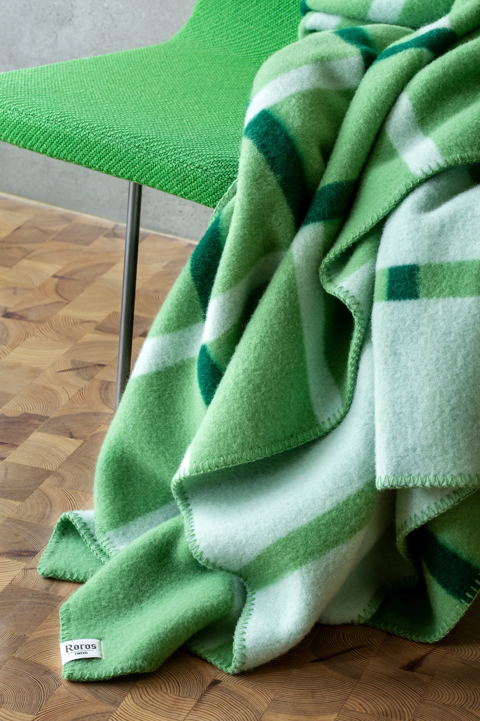 Knut Manta 135x200 cm, Field green Røros Tweed