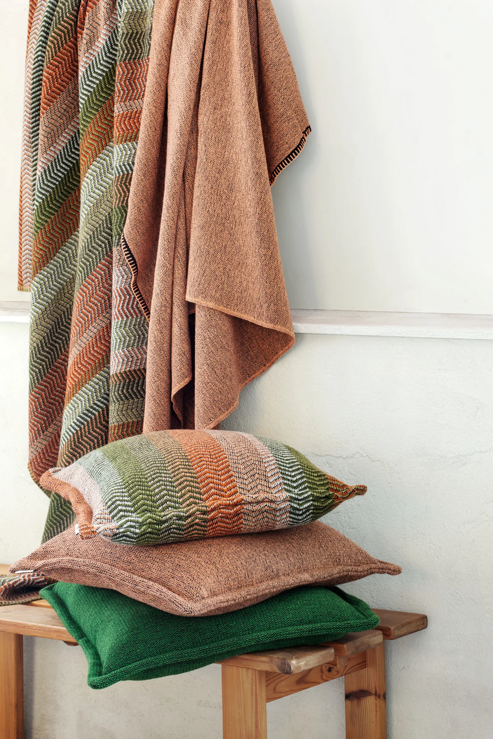 Manta Fri 150x200 cm, Summer red Røros Tweed