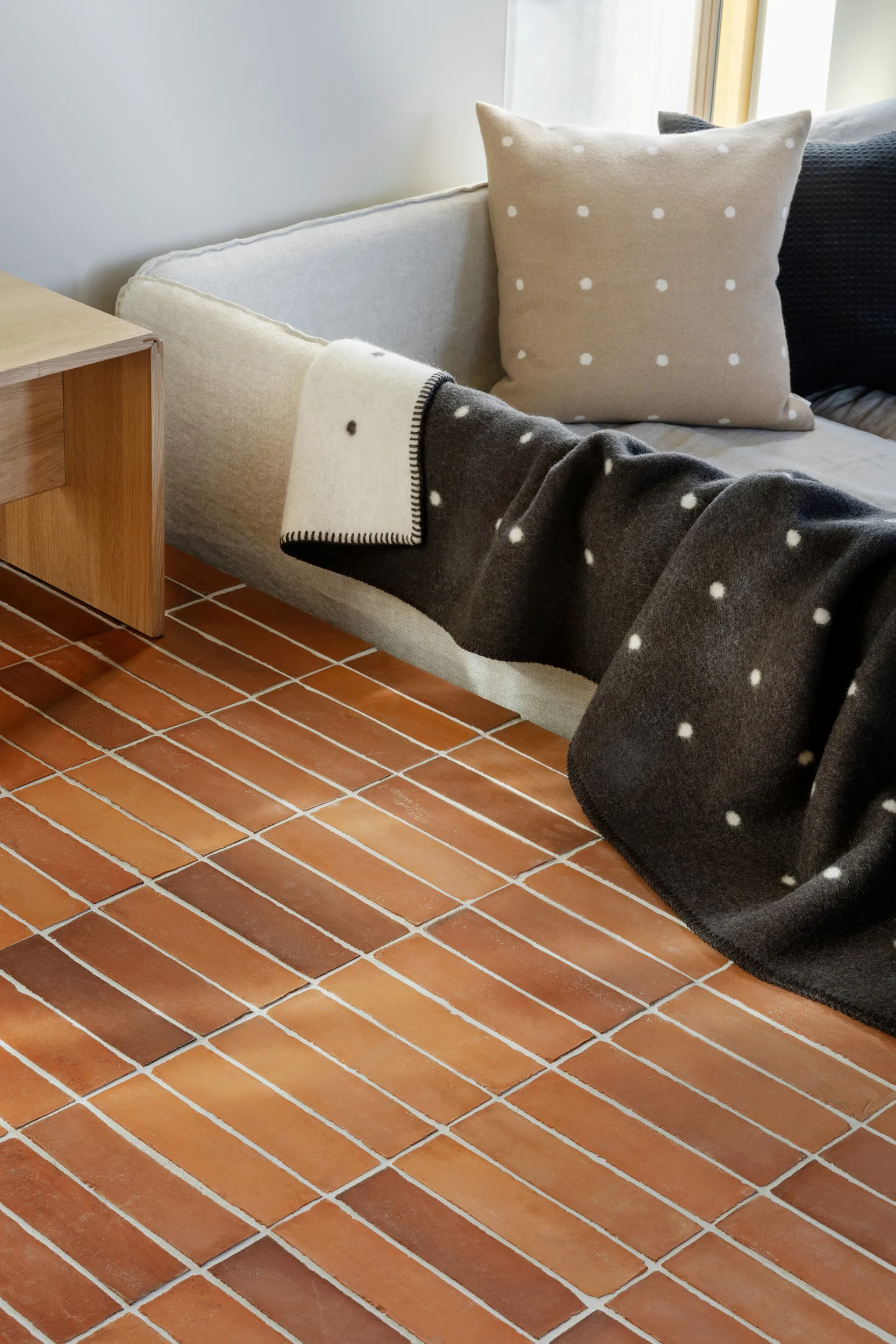 Manta Pastille 135x200 cm, Black and white Røros Tweed