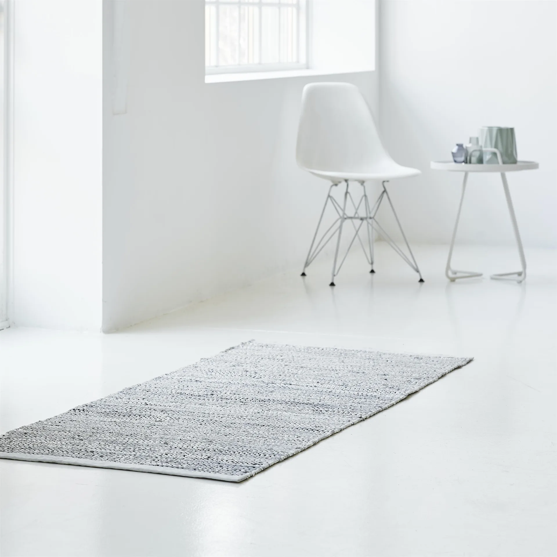 Tapete Leather 60x90 cm, light grey (cinza claro) Rug Solid