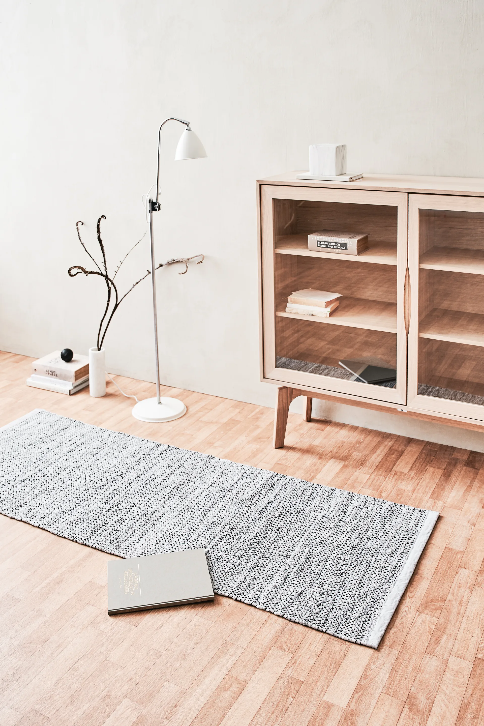 Tapete Leather 65x135 cm, light grey (cinza claro) Rug Solid