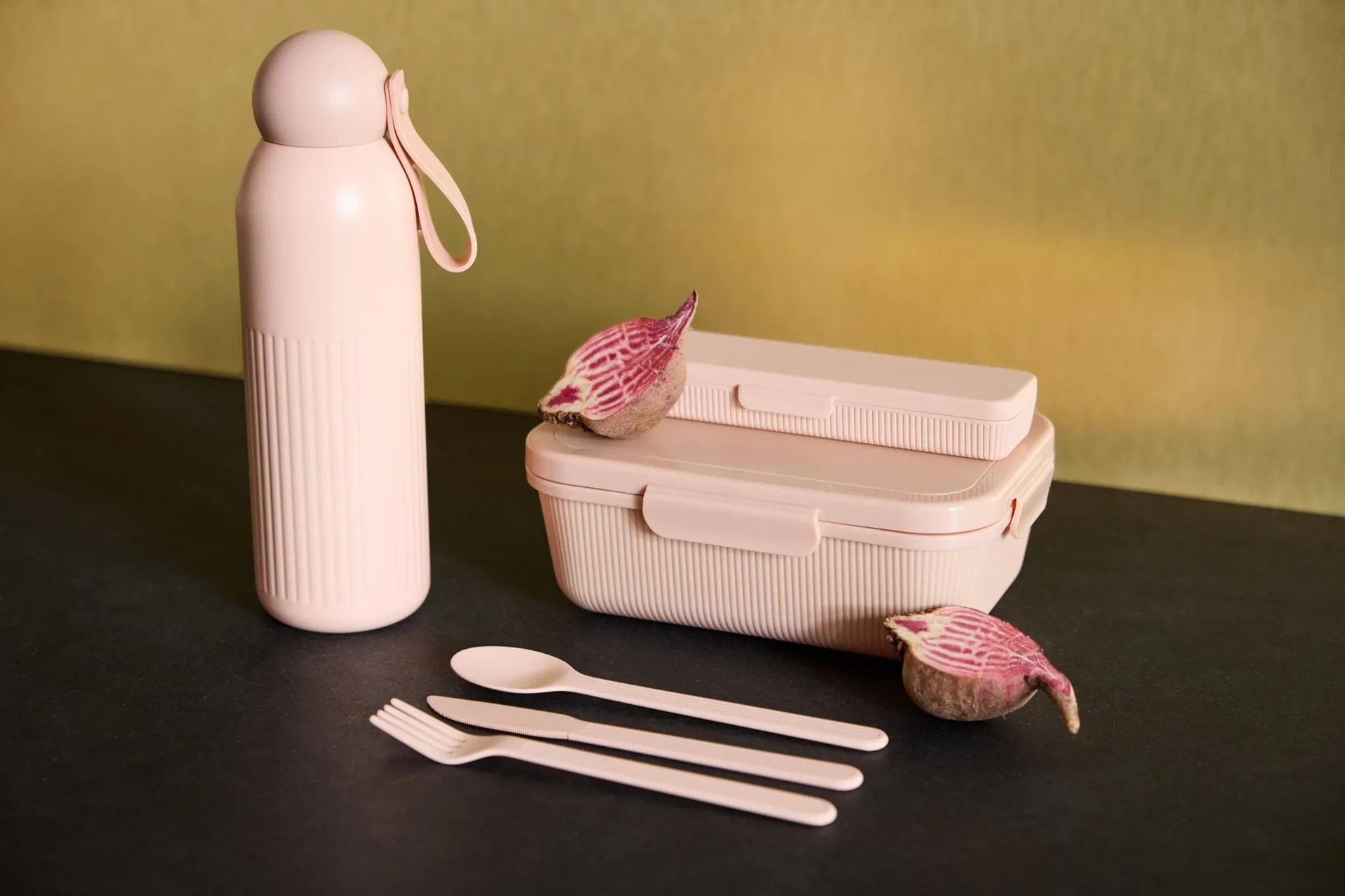 Conjunto de talheres Tina, Rosa Pantone 489C Sagaform