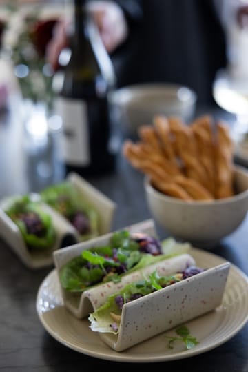 Ditte suporte para tacos 2 unidades - Bege-vinho - Sagaform