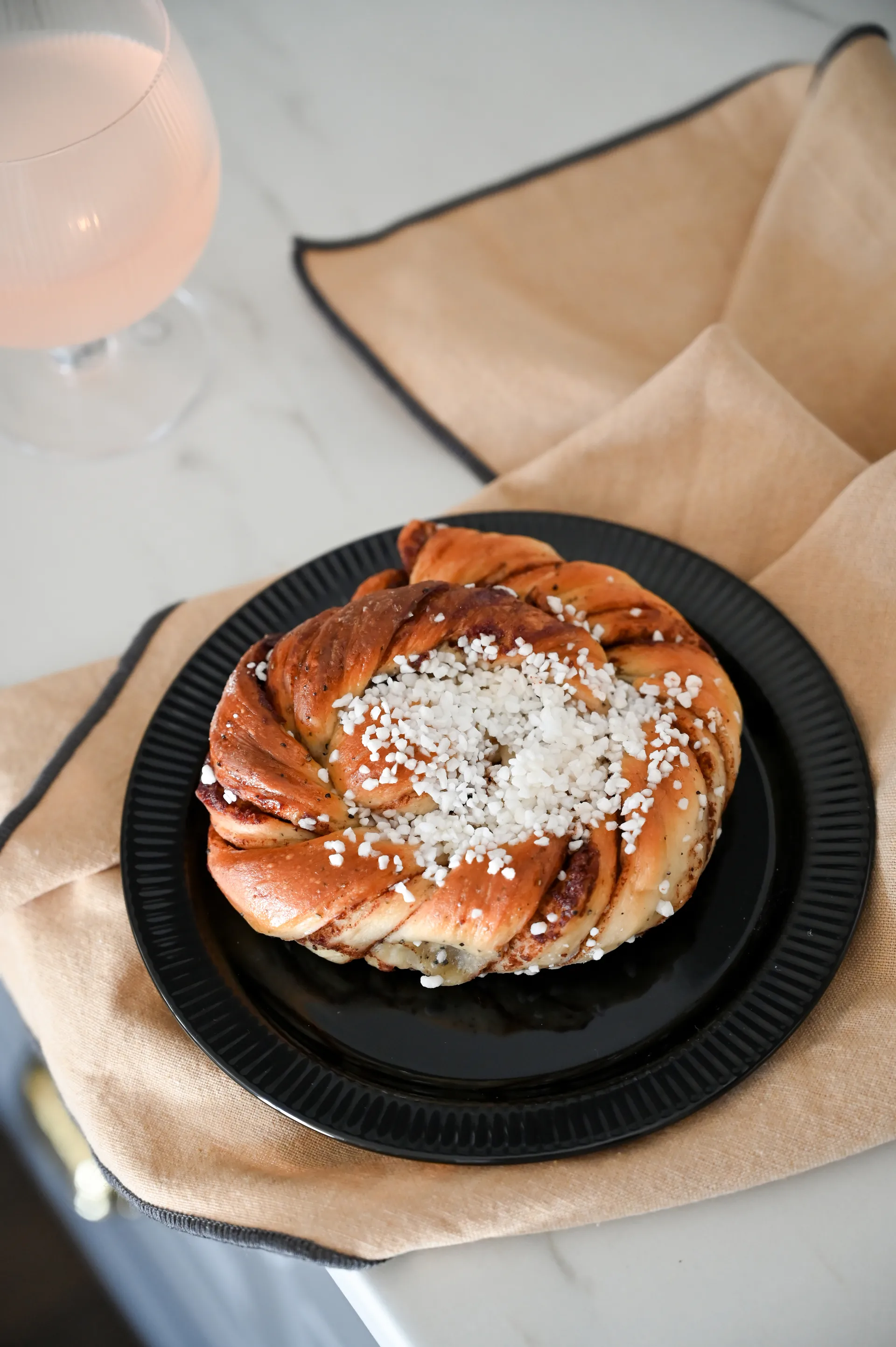 Prato de sobremesa Inka, Preto, Ø17 cm Sagaform