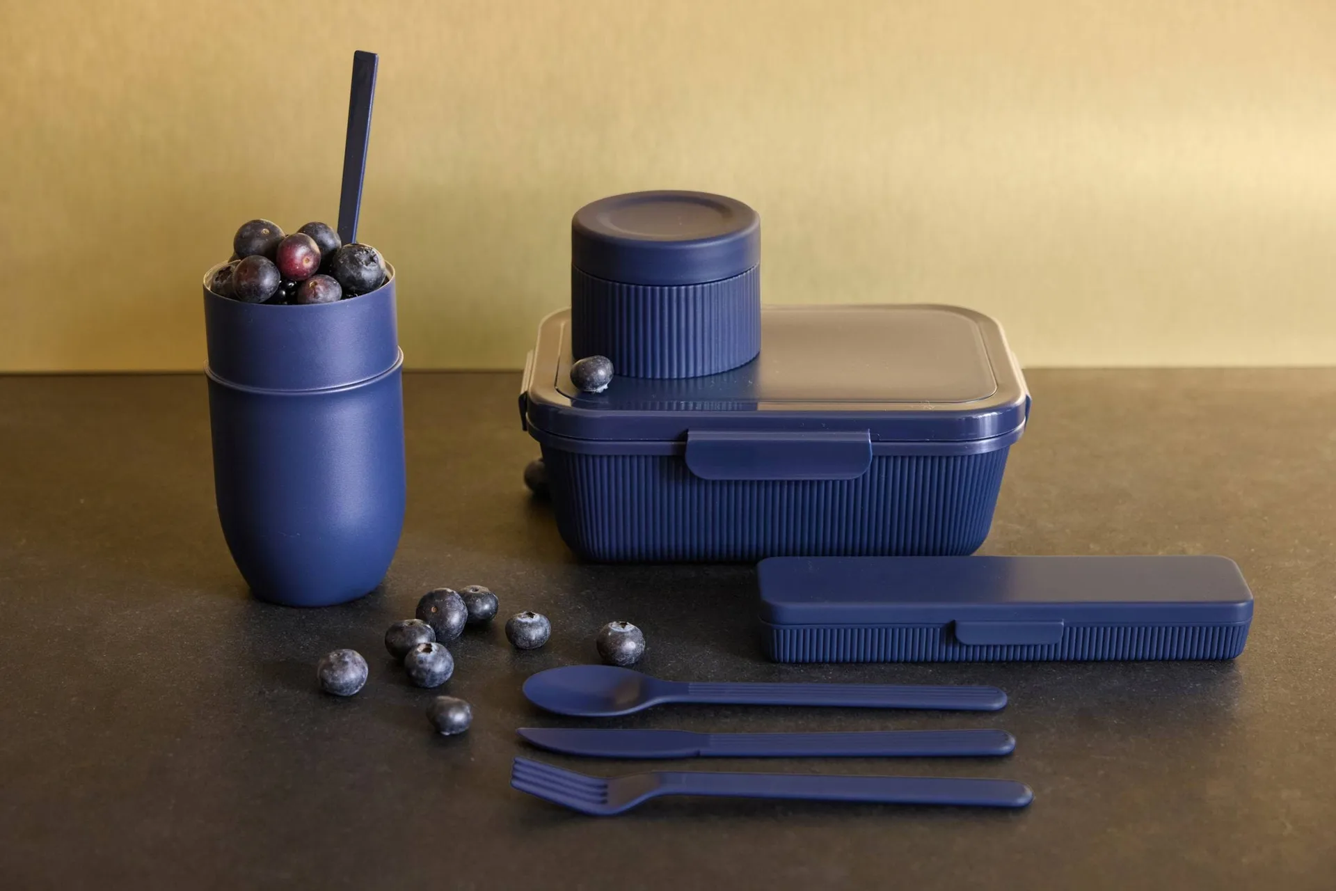 Ted garrafa térmica para iogurte com colher, Azul Pantone 2379C, 32 cl Sagaform