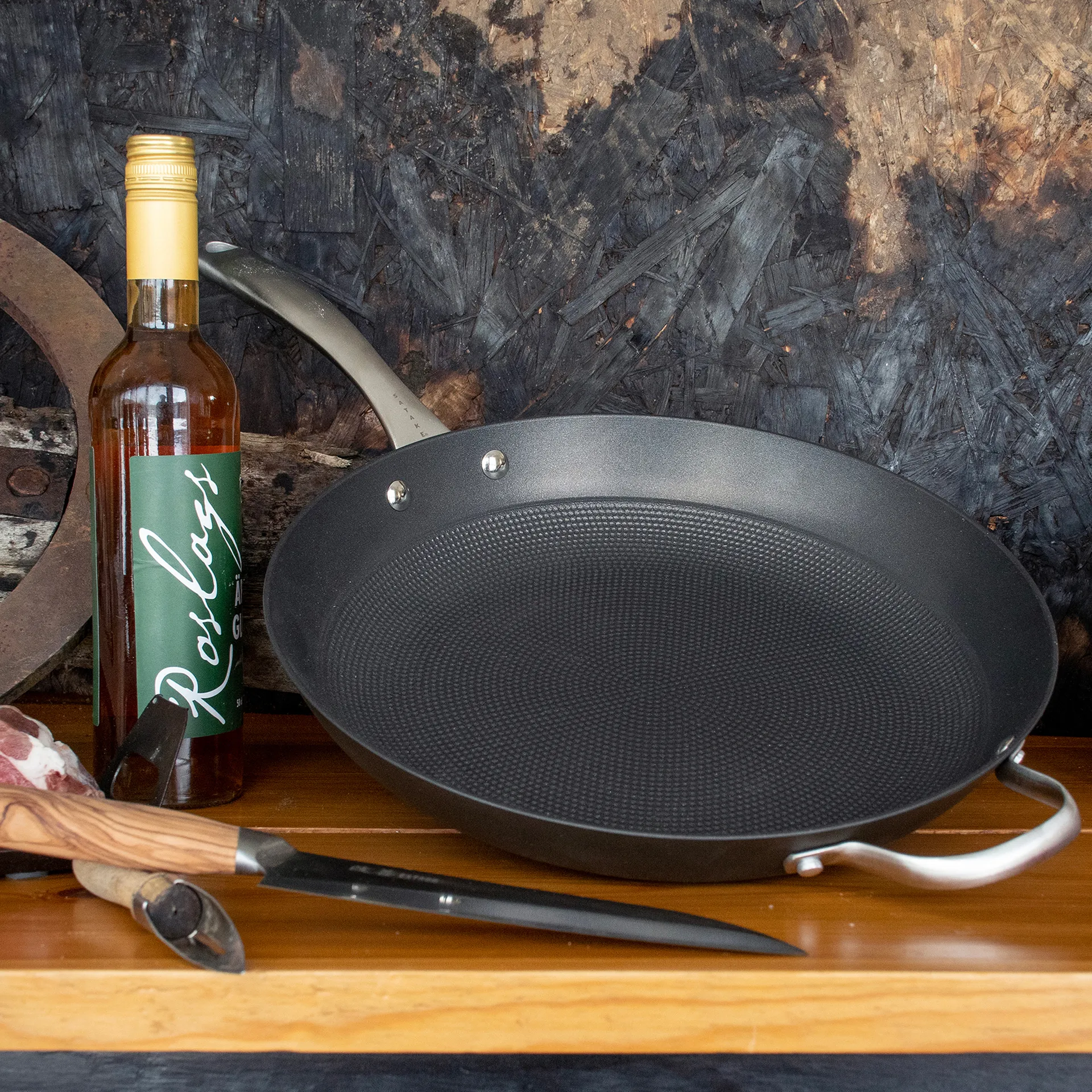 Frigideira de saltear, ferro fundido leve Satake, 32 cm Satake