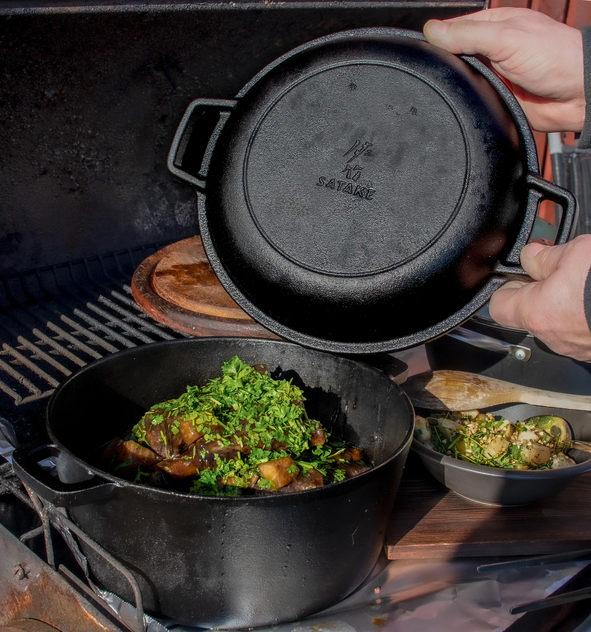 Panela de ferro fundido para fritura com tampa, Ø26 cm Satake
