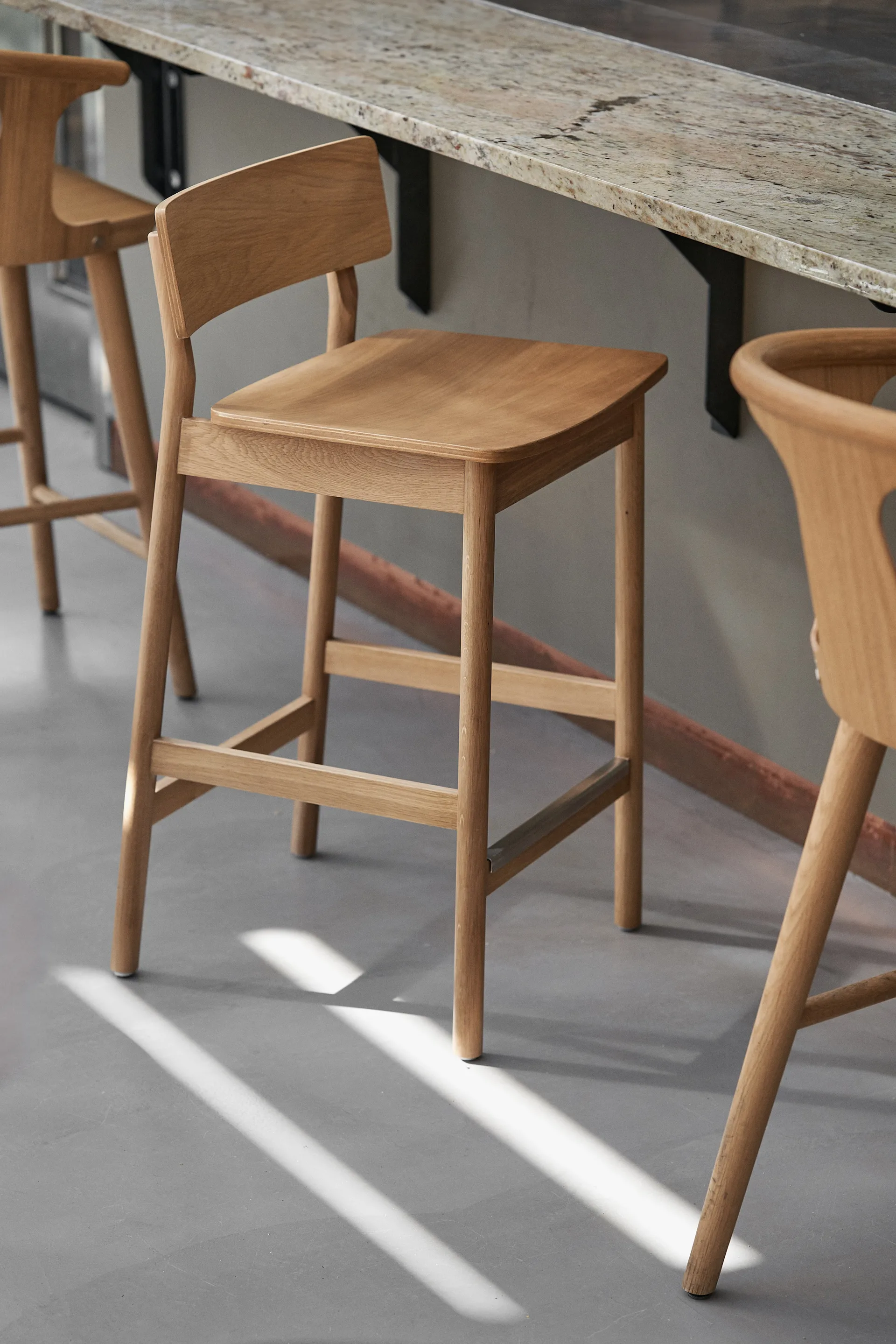 Banco alto Horizon 67 cm, Laqurered oak Scandi Living