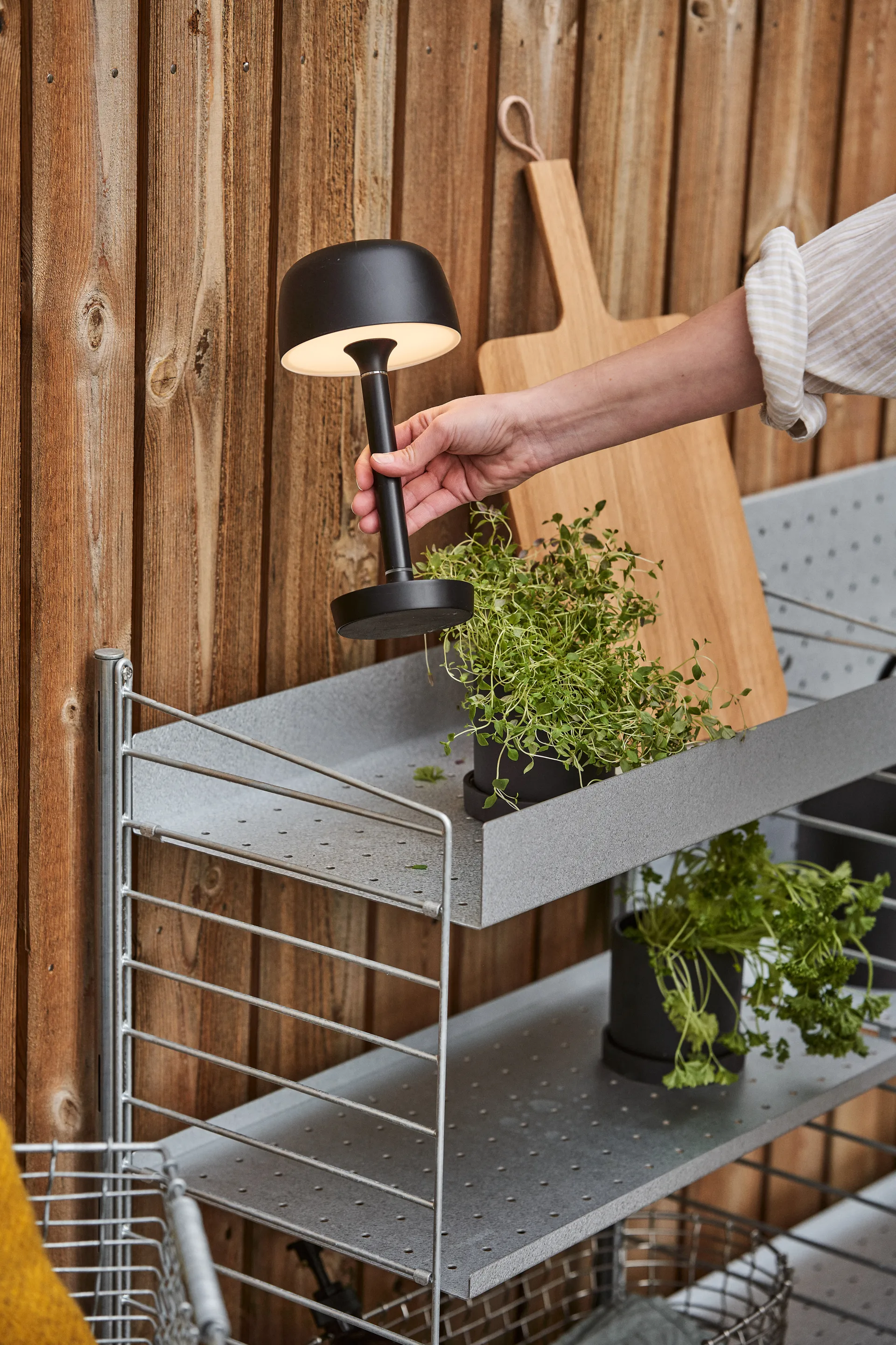 Candeeiro de mesa portátil Halo 25,5 cm, Black Scandi Living