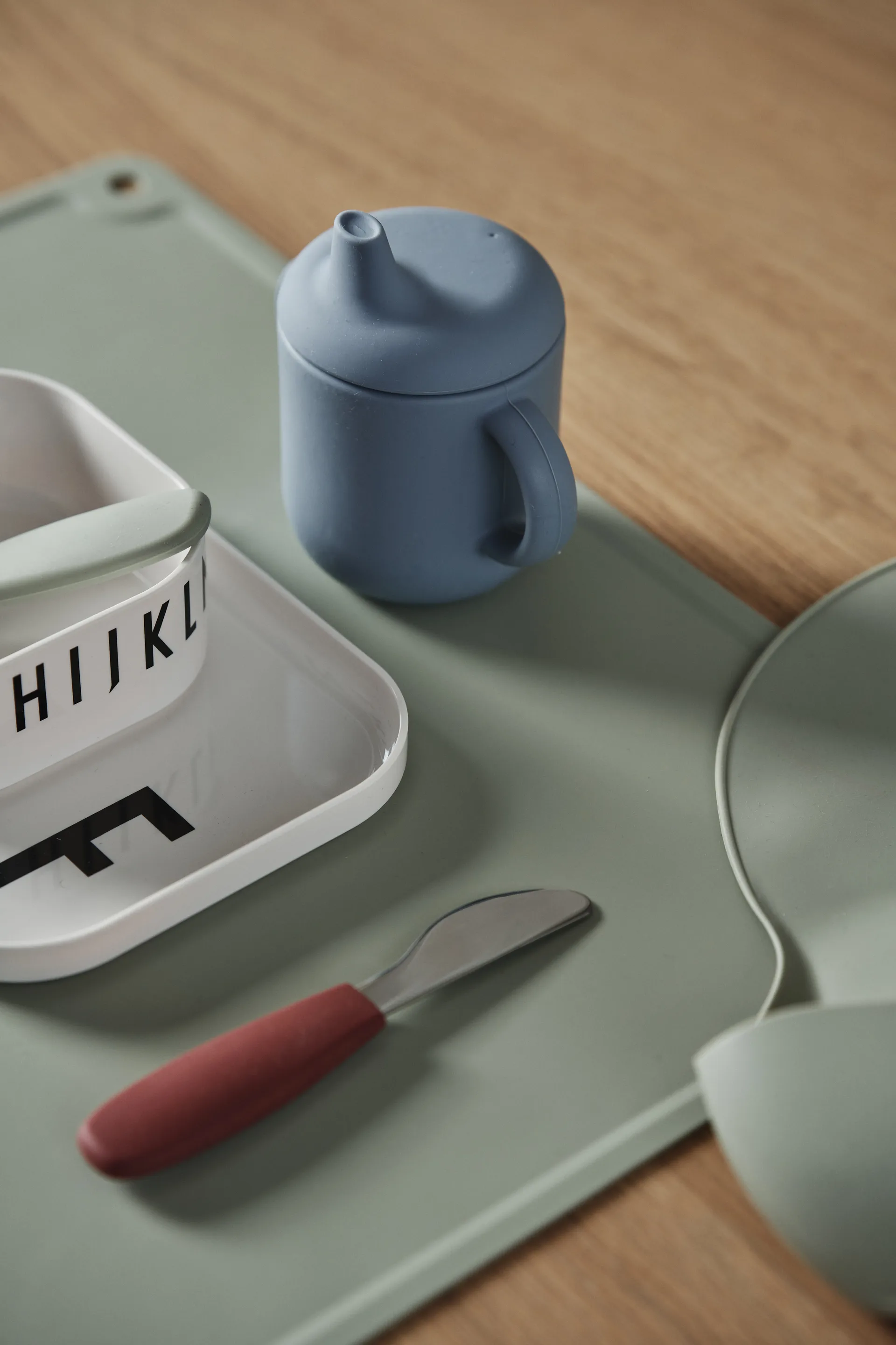 Caneca com bico de silicone Elvie 180 ml, Azul Scandi Living