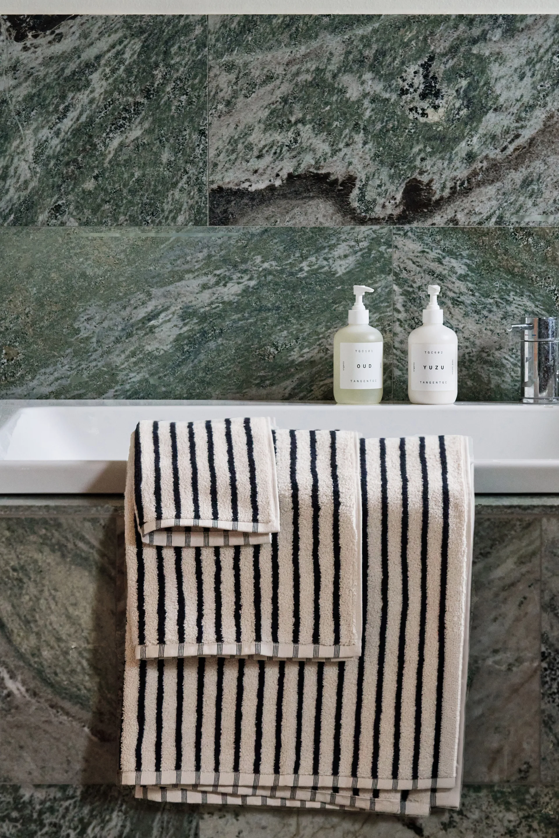 Conjunto de toalhas Drift 4 peças - Branco-preto Scandi Living