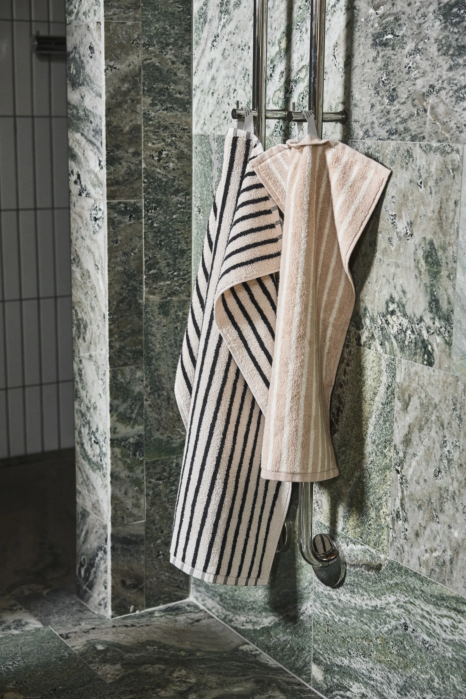 Conjunto de toalhas Drift 4 peças - Branco-preto Scandi Living