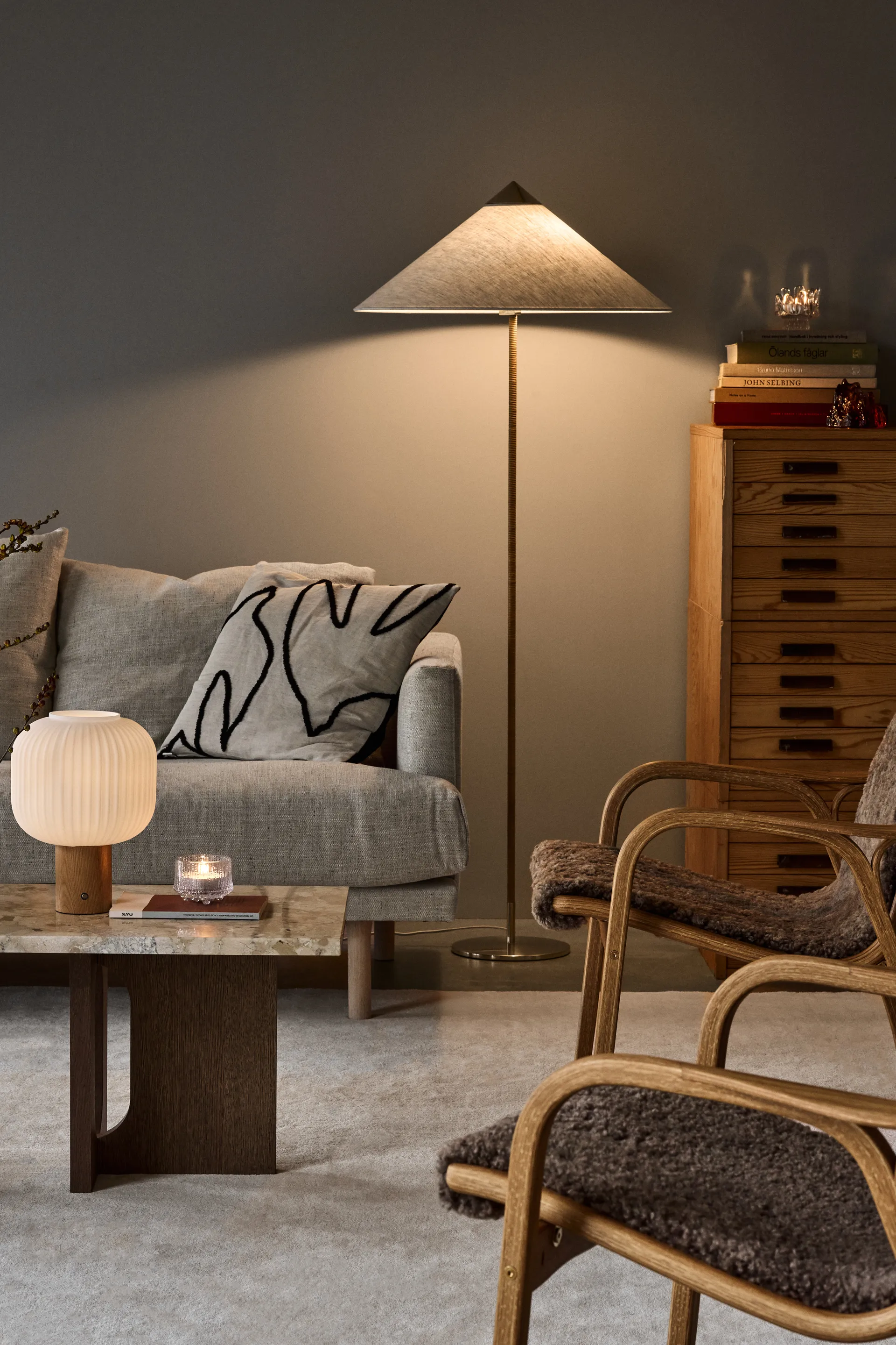 Fair candeeiro de mesa portátil, Vidro fosco-freixo Scandi Living