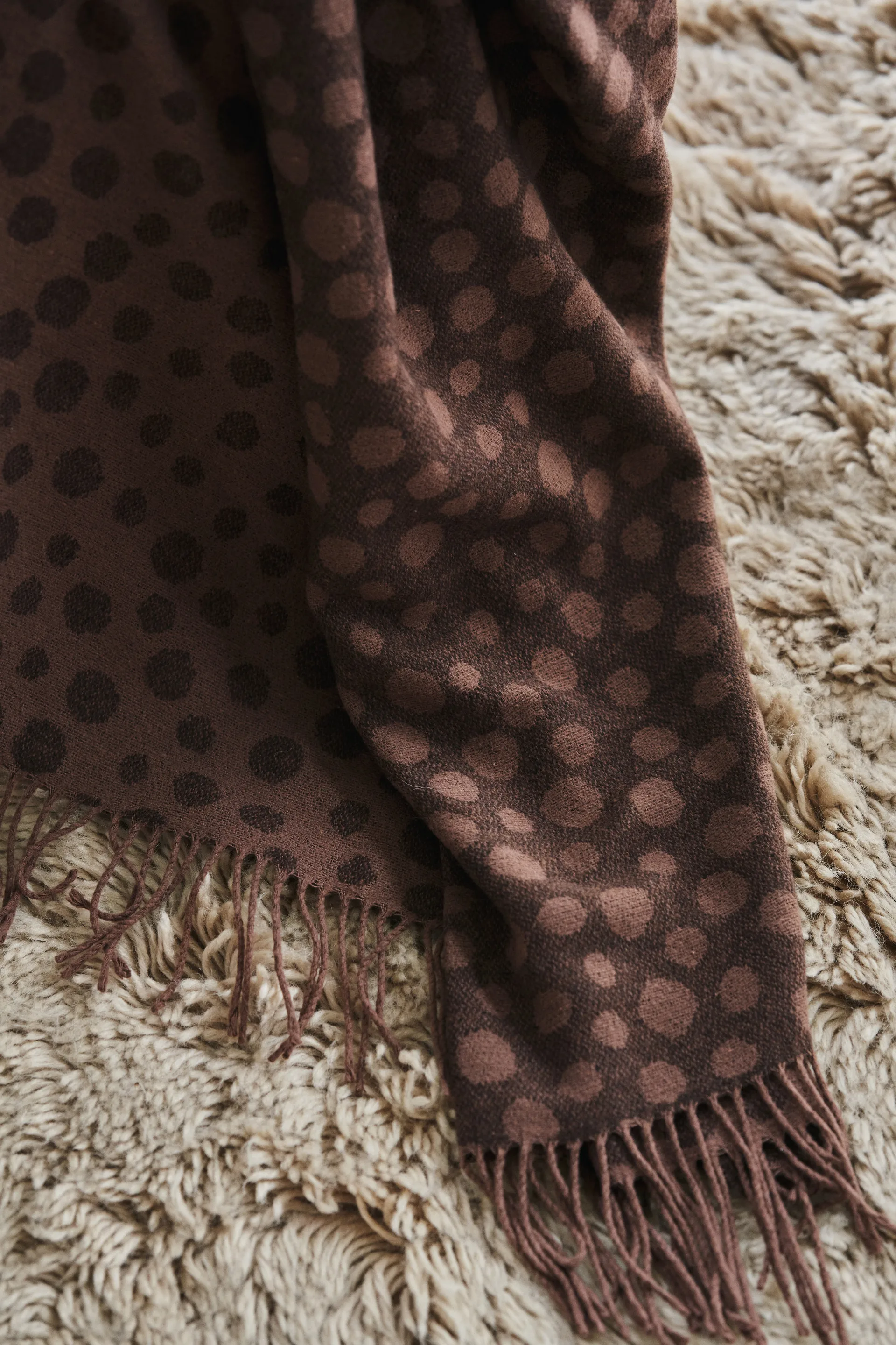 Manta, Brown Scandi Living