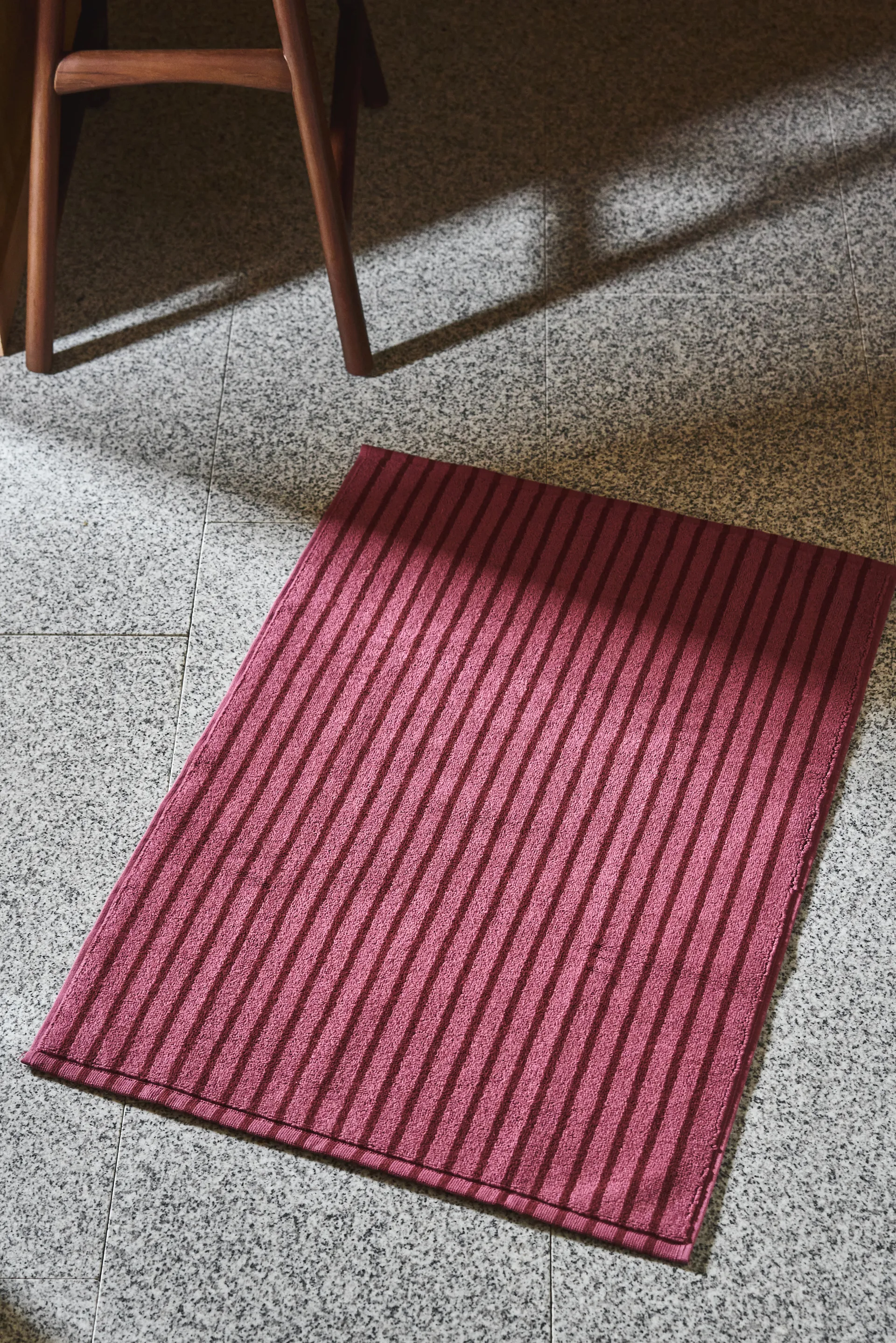 Tapete de banho Drift 50x70cm, Rosa-vermelho Scandi Living