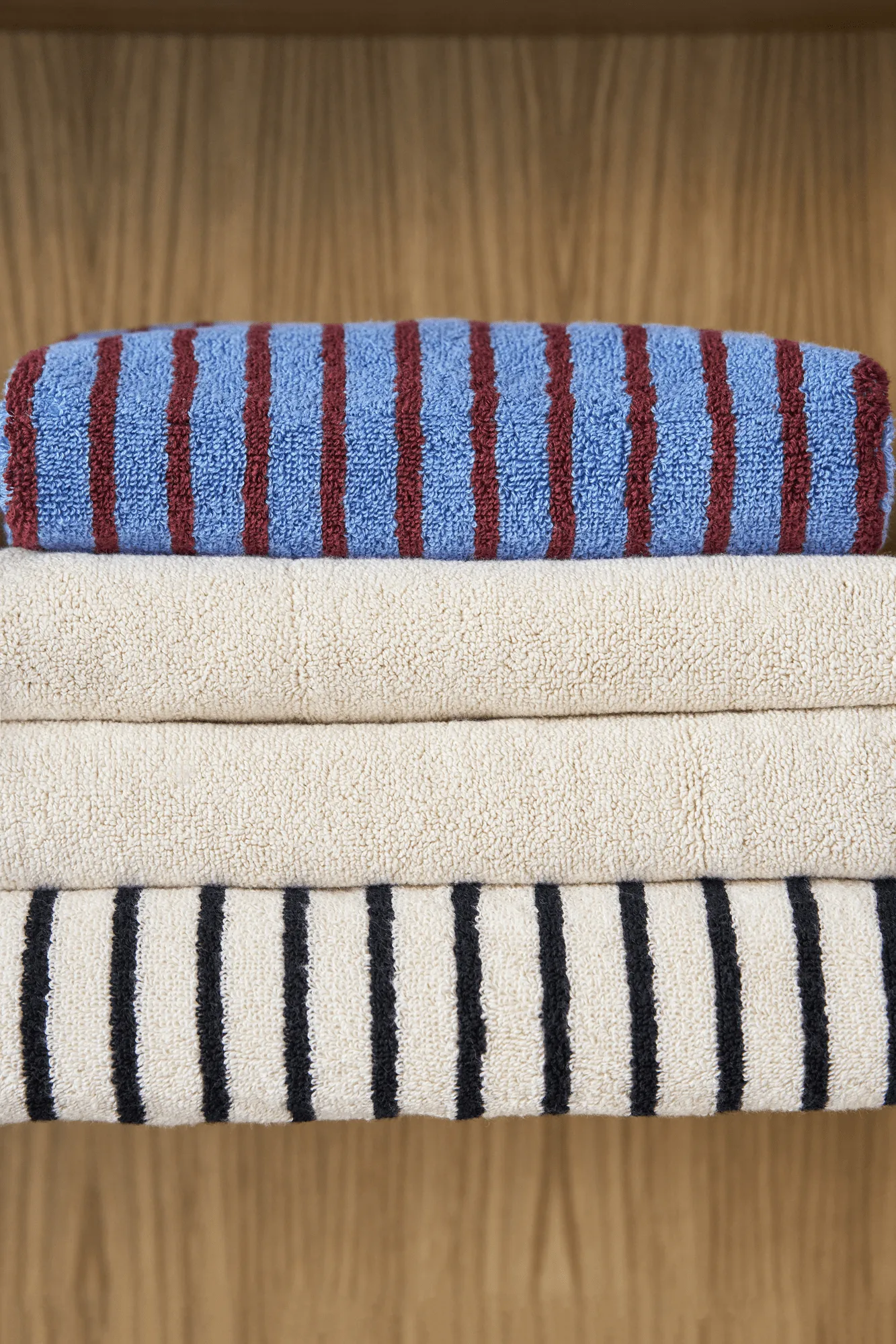 Toalha de banho Drift 70x140 cm, Azul-vermelho Scandi Living