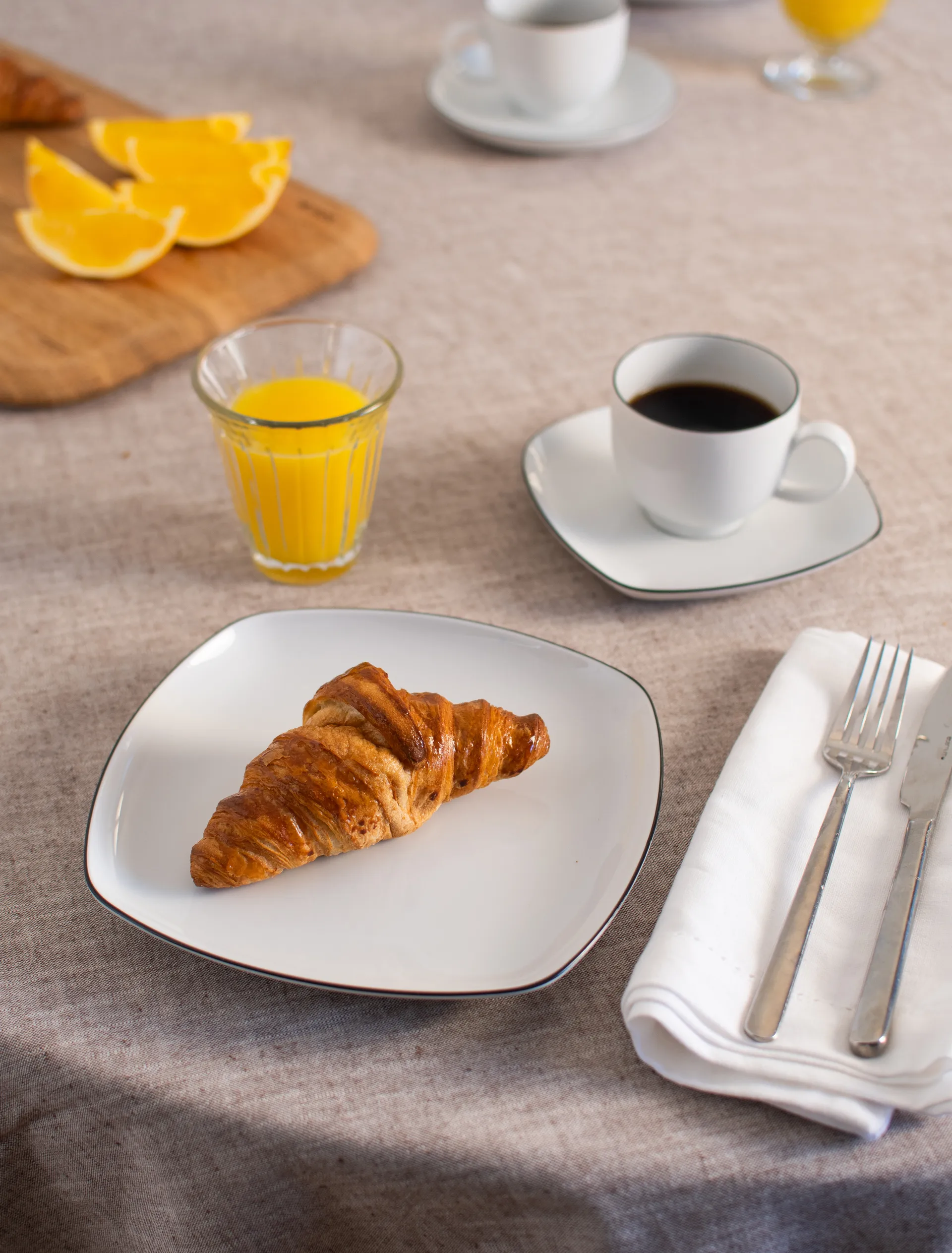 Conjunto de café quadrado Lido black line 18 peças, Branco com borda preta Seltmann Weiden