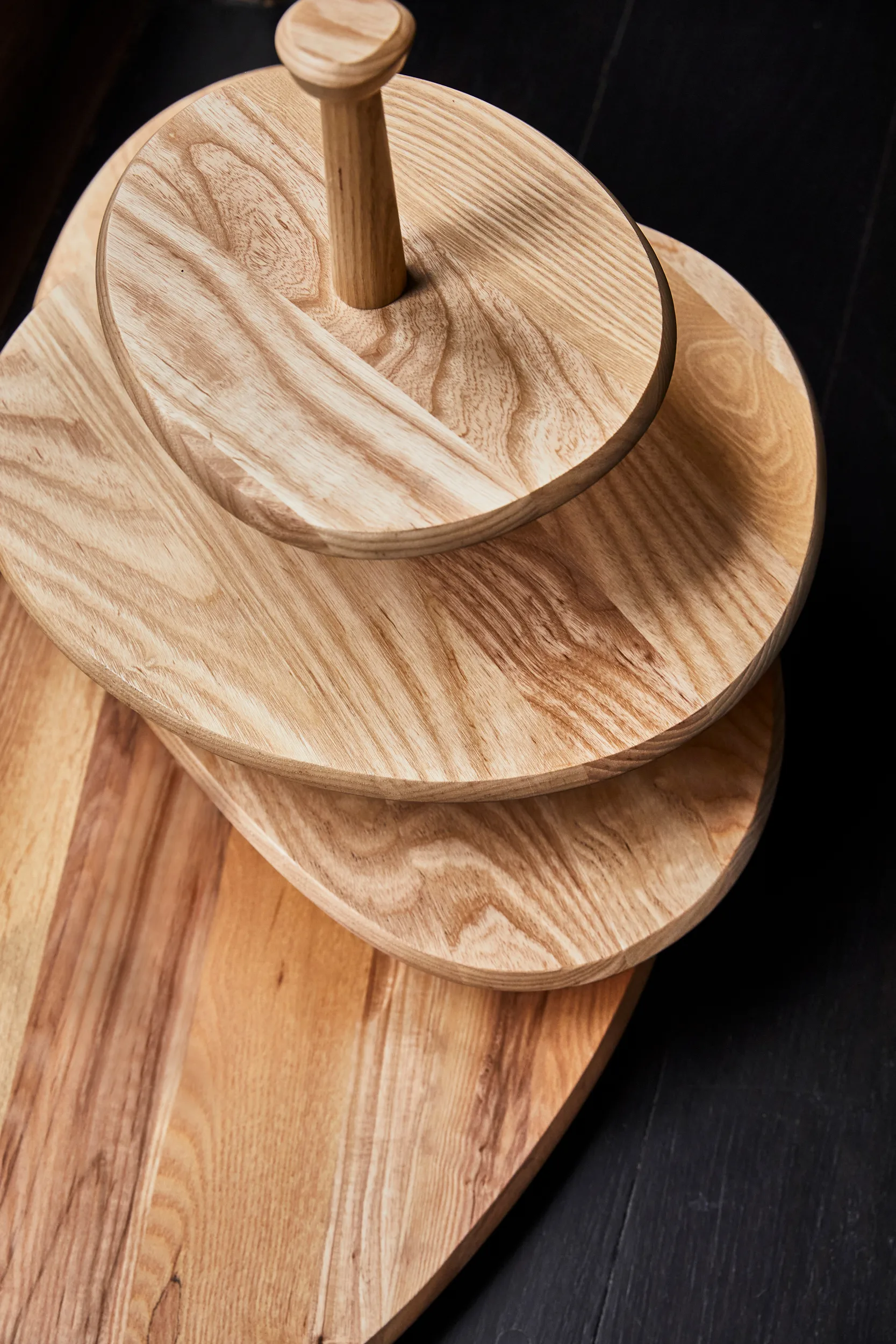 Base para bolo de 2 níveis Dune 01, Ash Serax