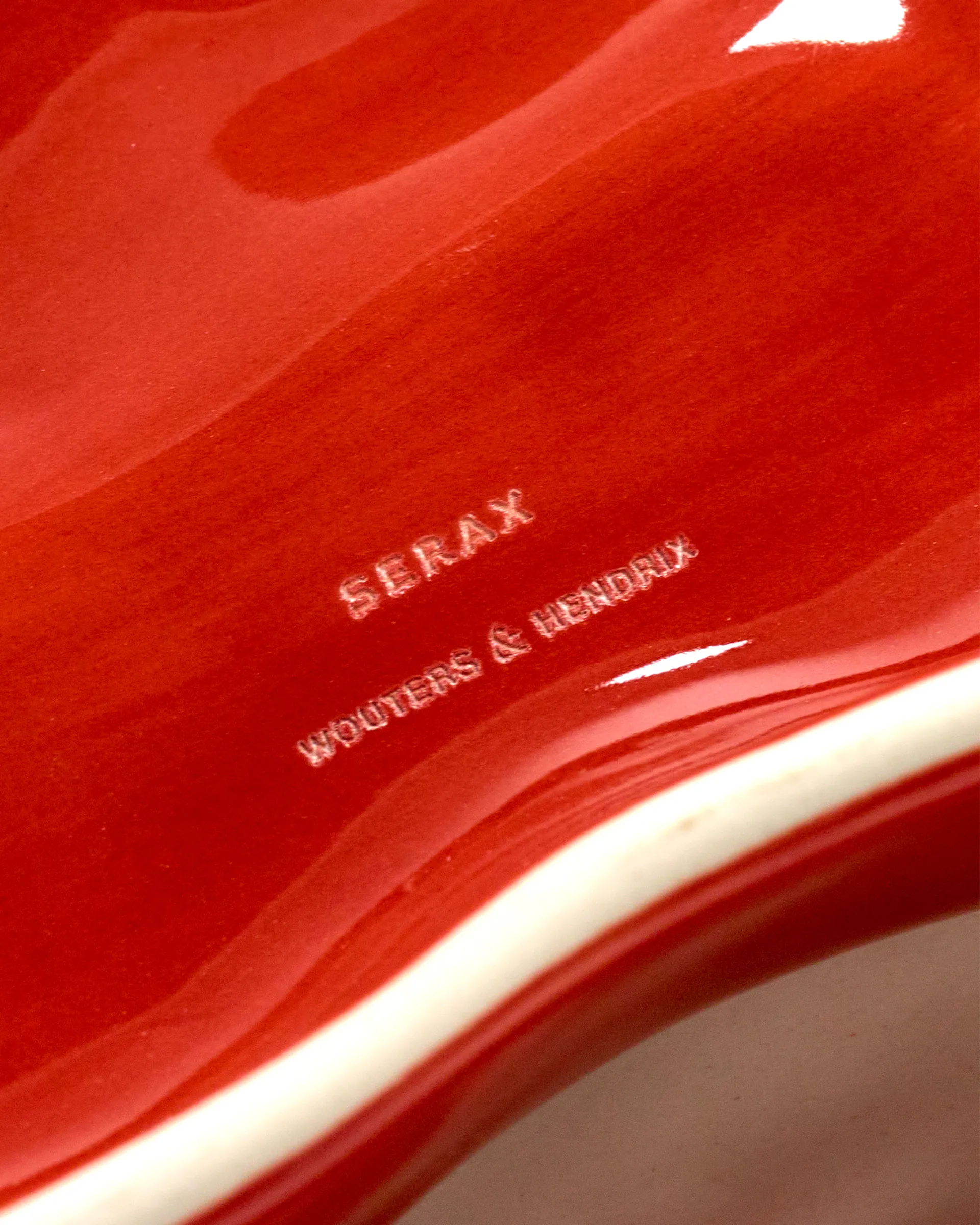 Les Objets Mouleversants bandeja S, Vermelho Serax