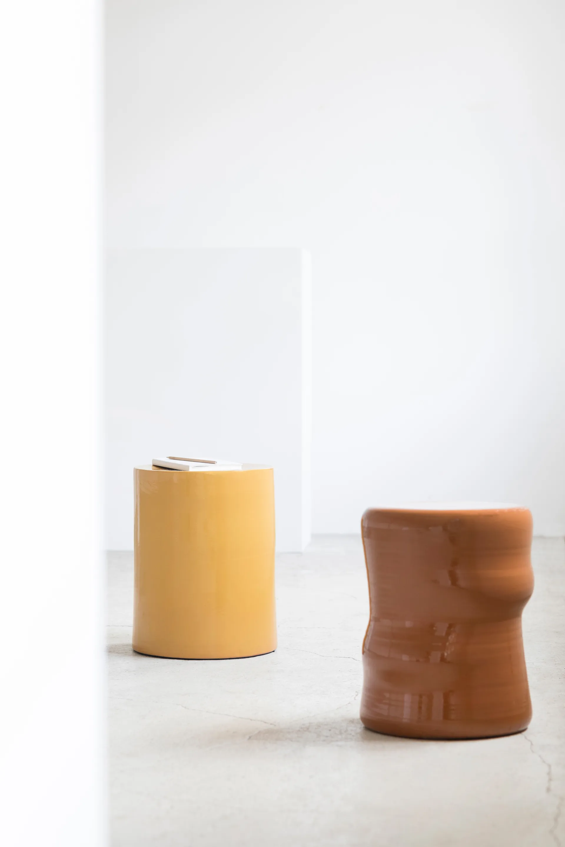 Pawn mesa lateral Ø35x43 cm, Ferrugem Serax