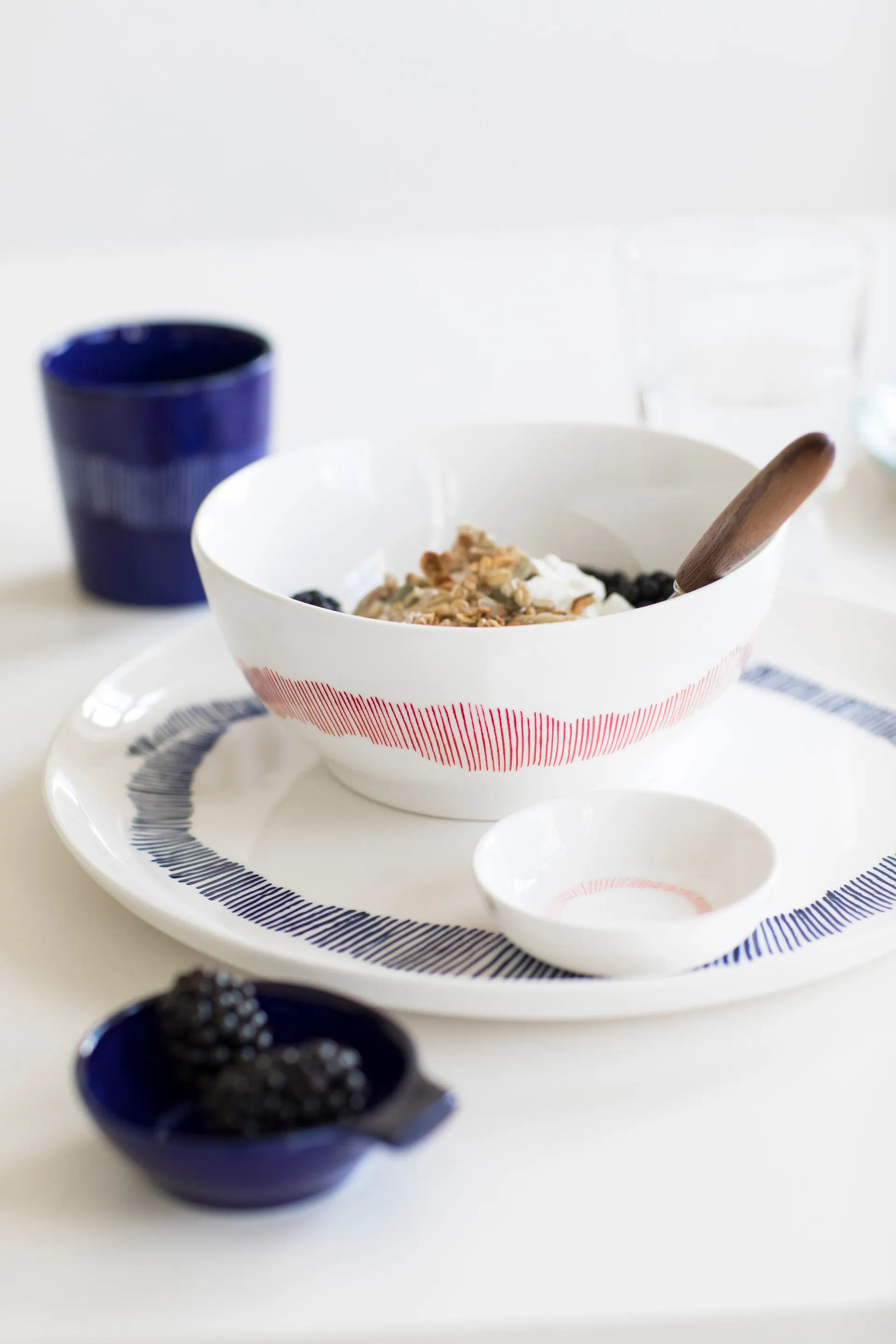 Prato Ottolenghi Feast L Ø26 cm 2 unid., White stripes-blue Serax