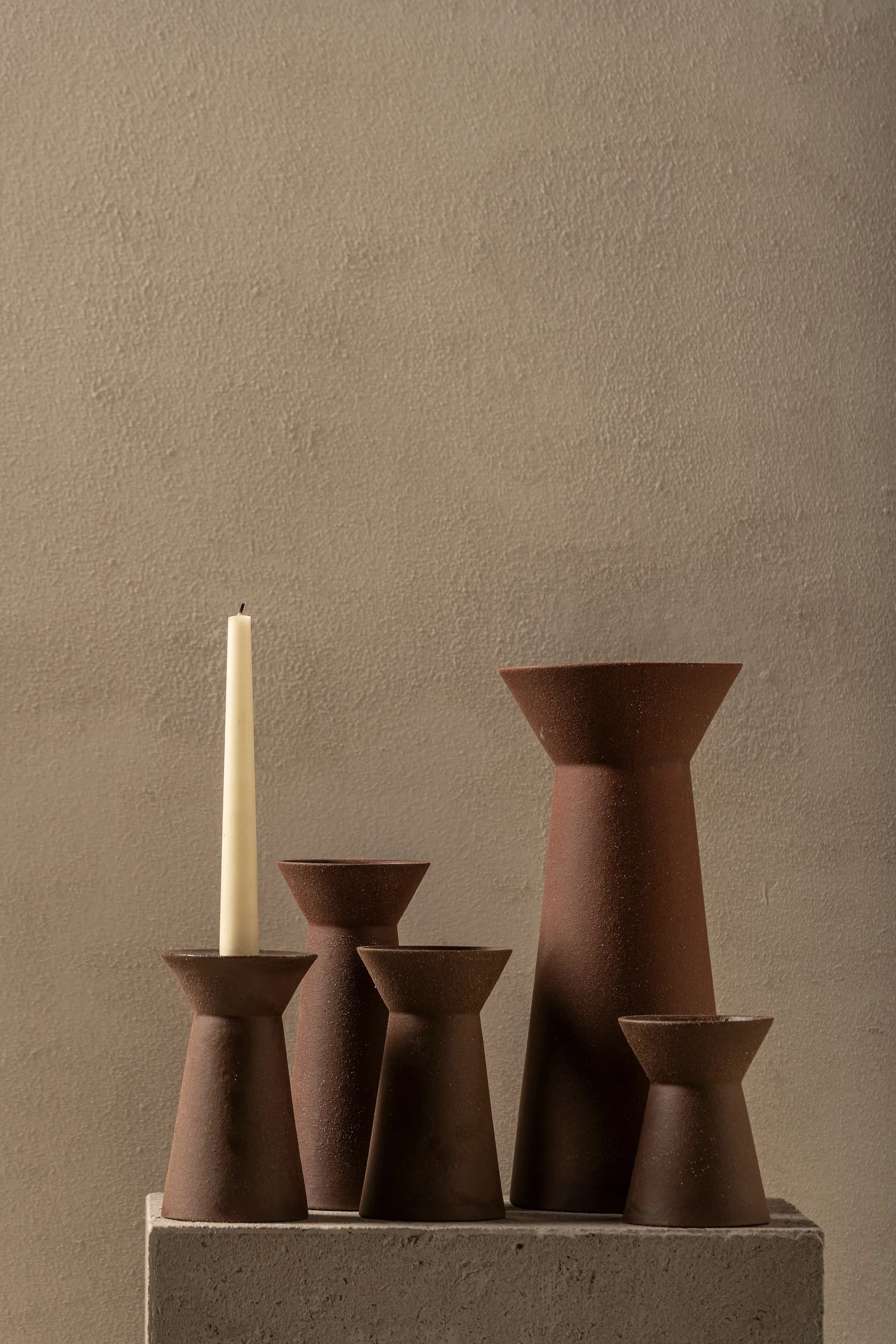 Vaso Urban 02 L 34,4 cm, Red-brown Serax