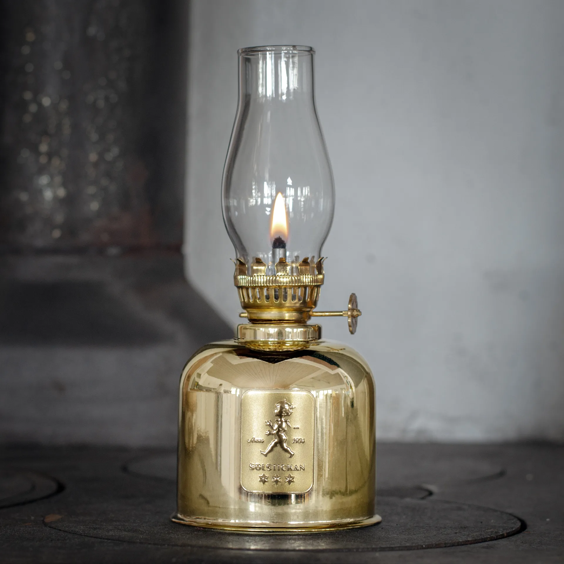 Candeeiro de parafina Solstickan, dourado Solstickan Design