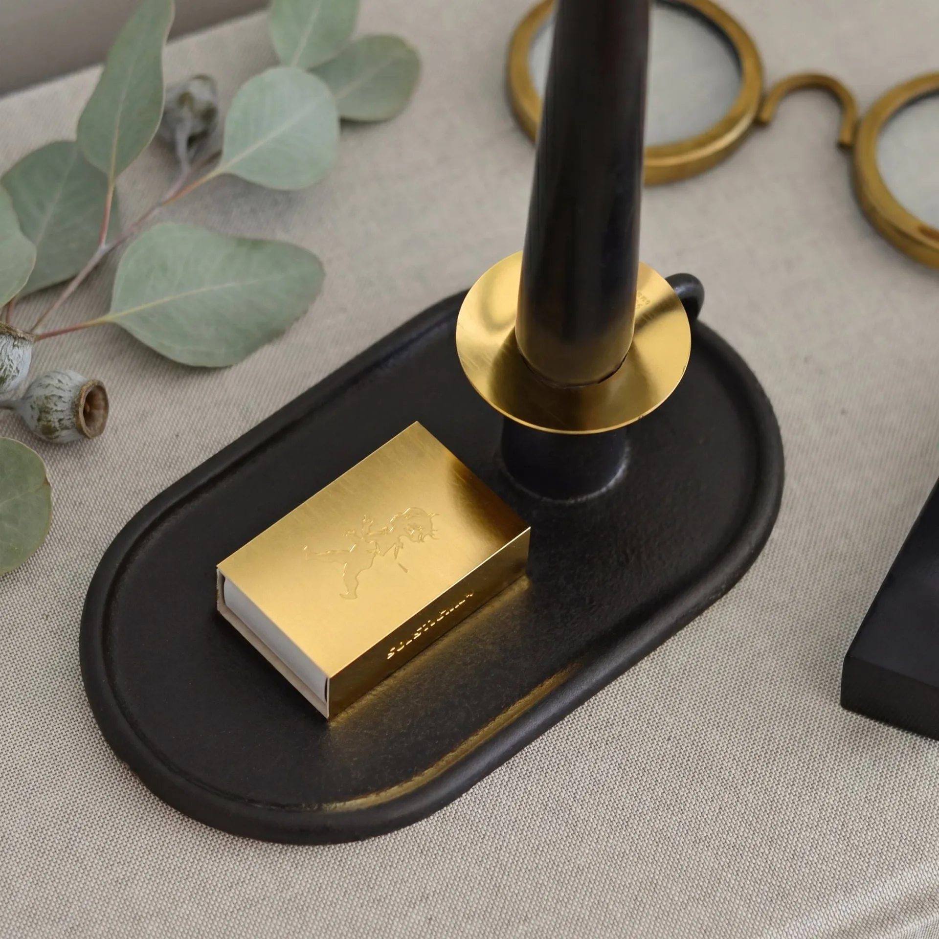 Castical de câmara com estojo de fósforos, Preto Solstickan Design