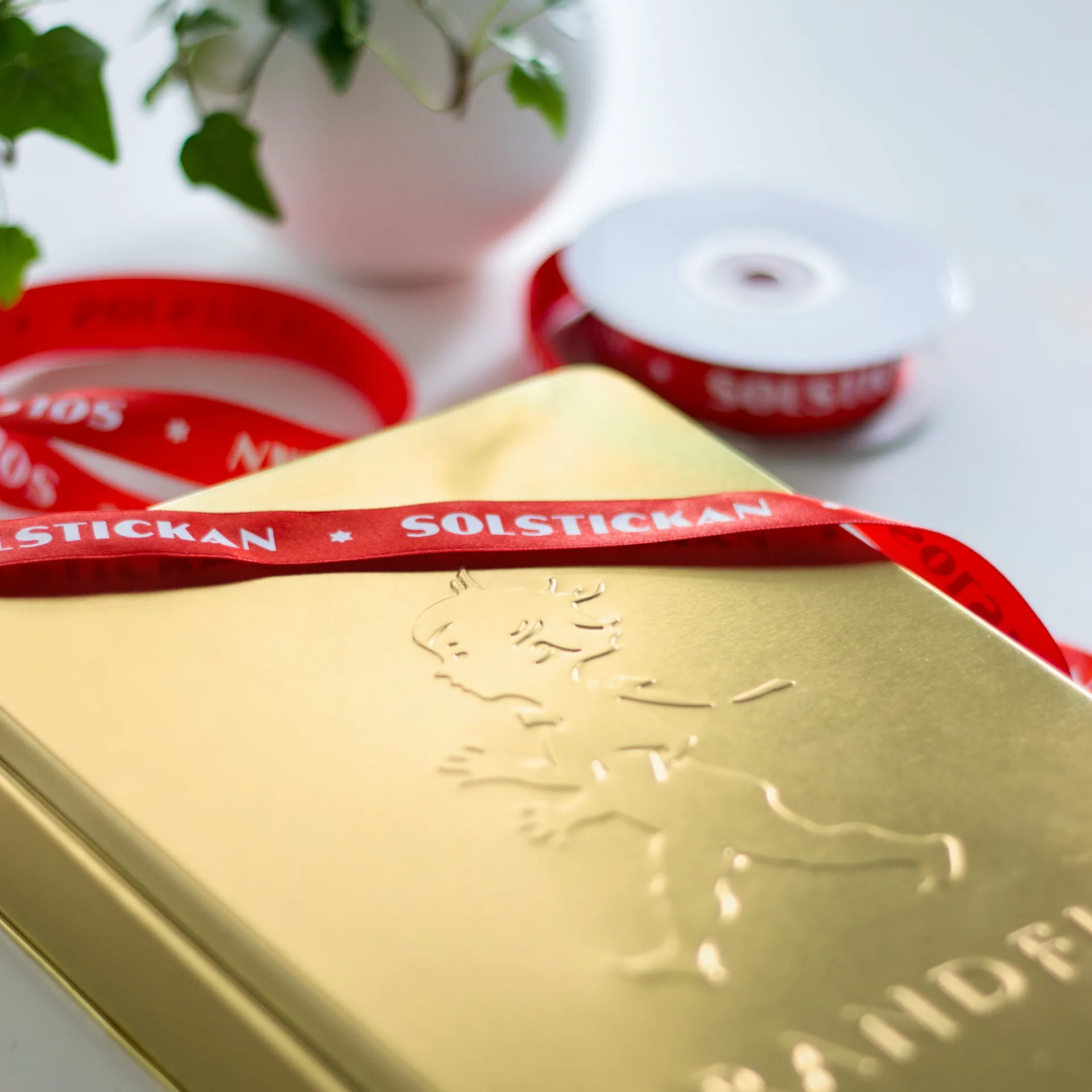 Manta anti-fogo Solstickan 120x120 cm, Ouro fosco Solstickan Design