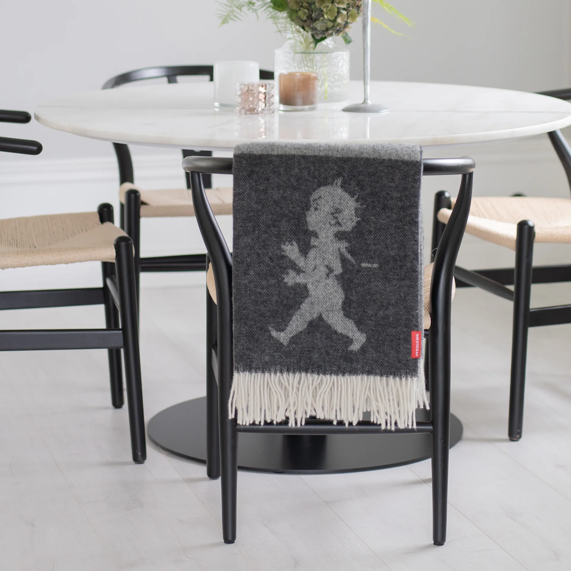 Manta marinoull 130x170 cm Solstickan , cinzento antracite Solstickan Design
