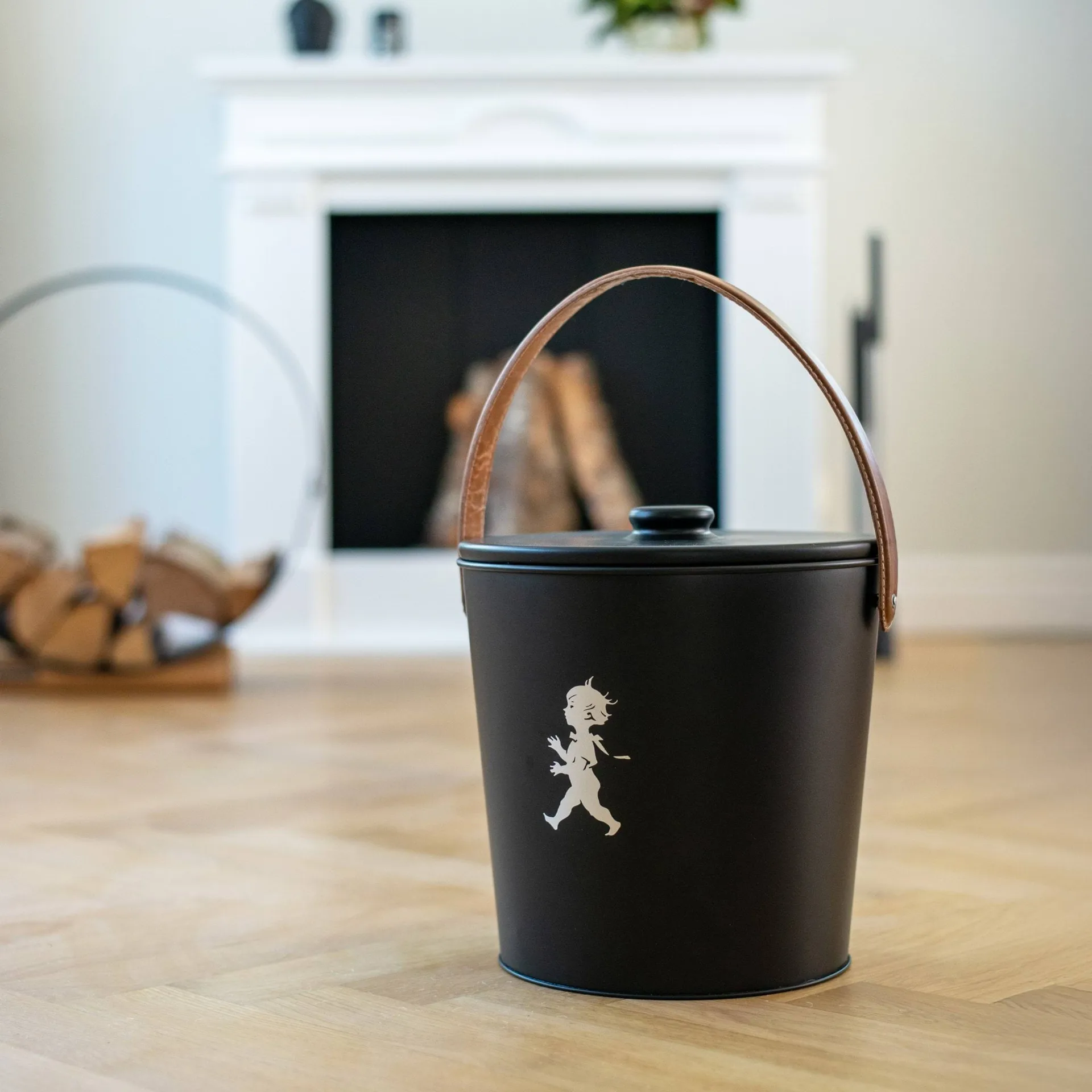 Solstickan balde para cinzas, Preto Solstickan Design
