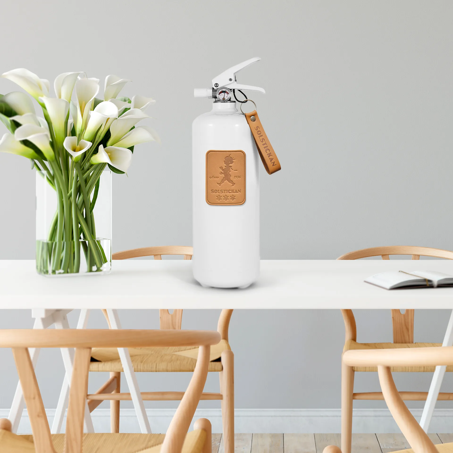 Solstickan extintor de incêndio 2 kg, Couro castanho claro Solstickan Design