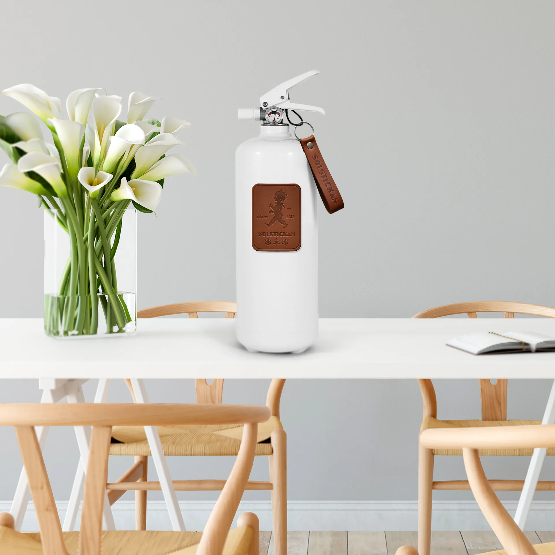 Solstickan extintor de incêndio 2 kg, Couro marrom escuro Solstickan Design