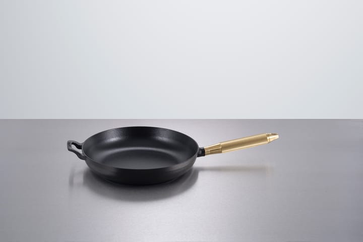 Buster & Punch frigideira de ferro fundido preta Ø28 cm, Puxador de latão STAUB